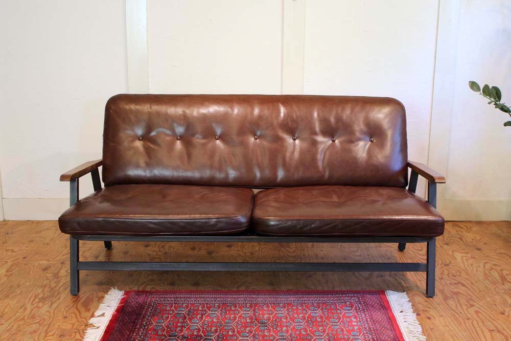 ACME Furniture(アクメファニチャー)