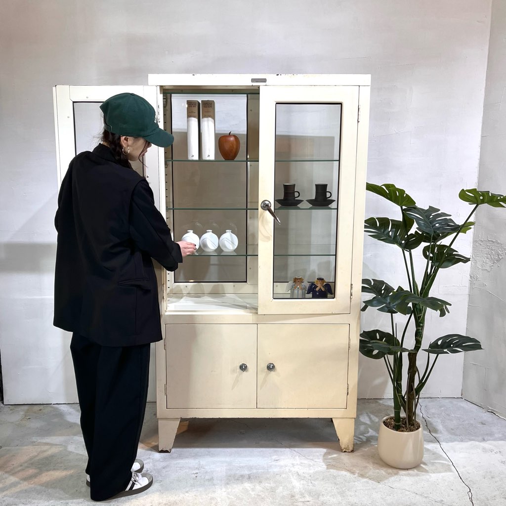 スチールのヴィンテージケビント 医療棚 ヴィンテージ