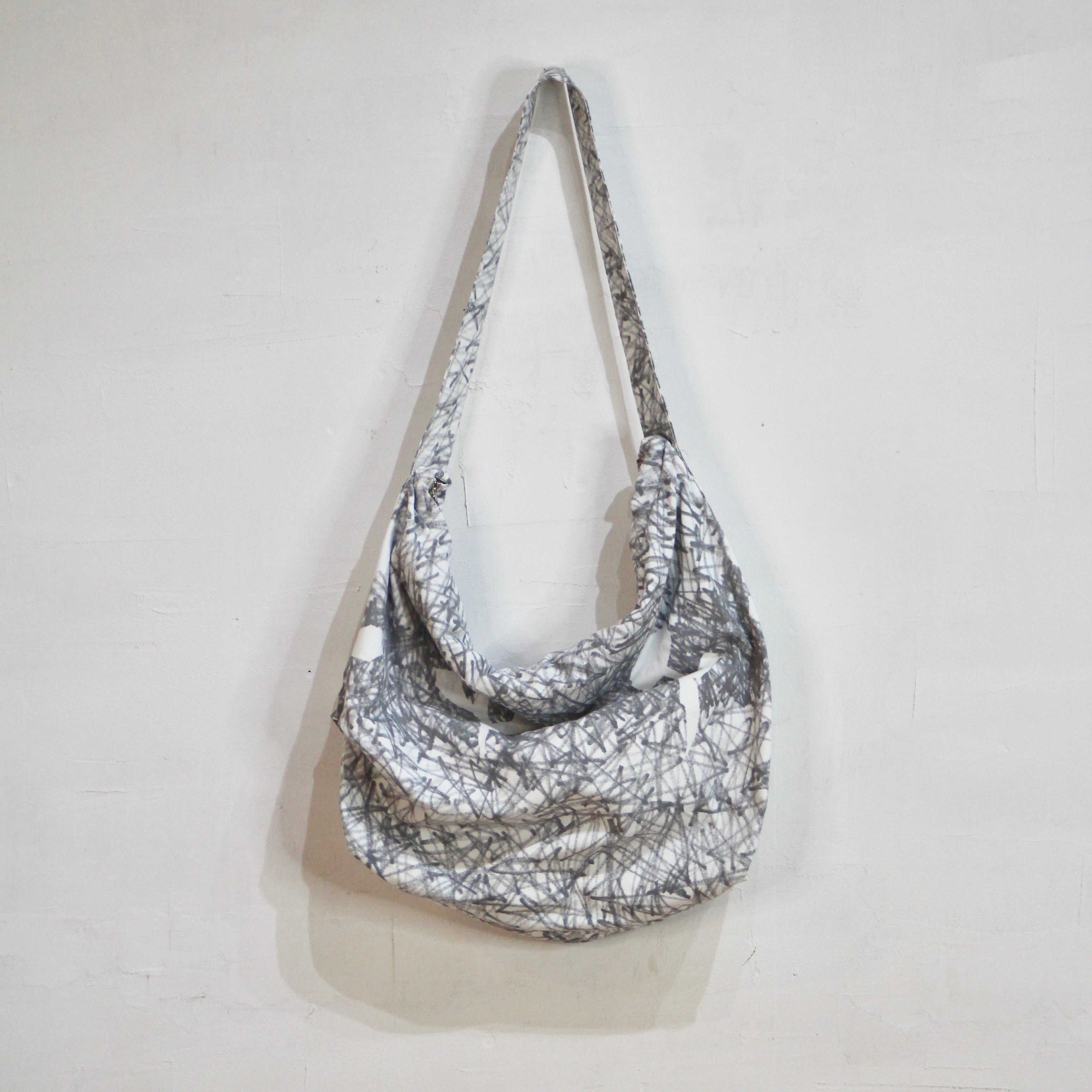 ミナペルホネン / mina perhonen ショルダーバッグ グレー