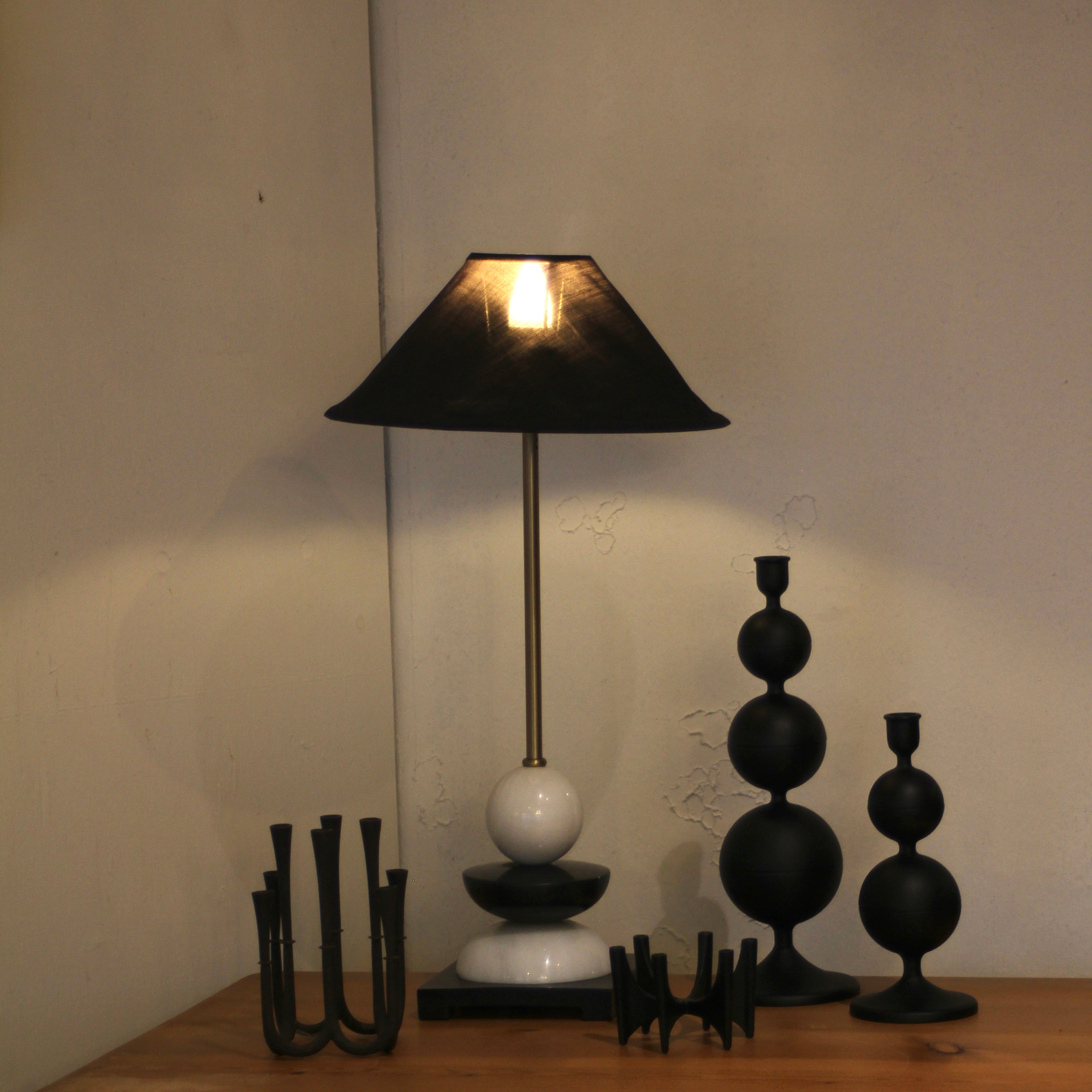 ヤマギワ /Yamagiwa ストーンベースのモダンなテープルランプ 卓上ライト ヴィンテージ