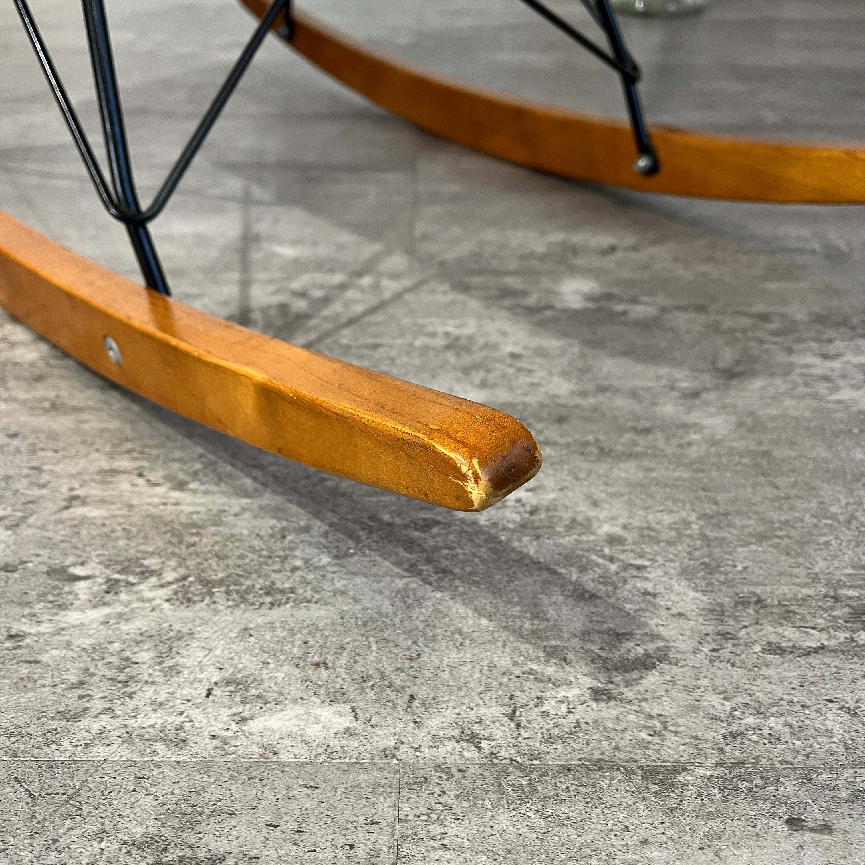 モダニカ / MODERNICA アームシェルチェア ロッカーベース FRP チャールズ&レイ・イームズ