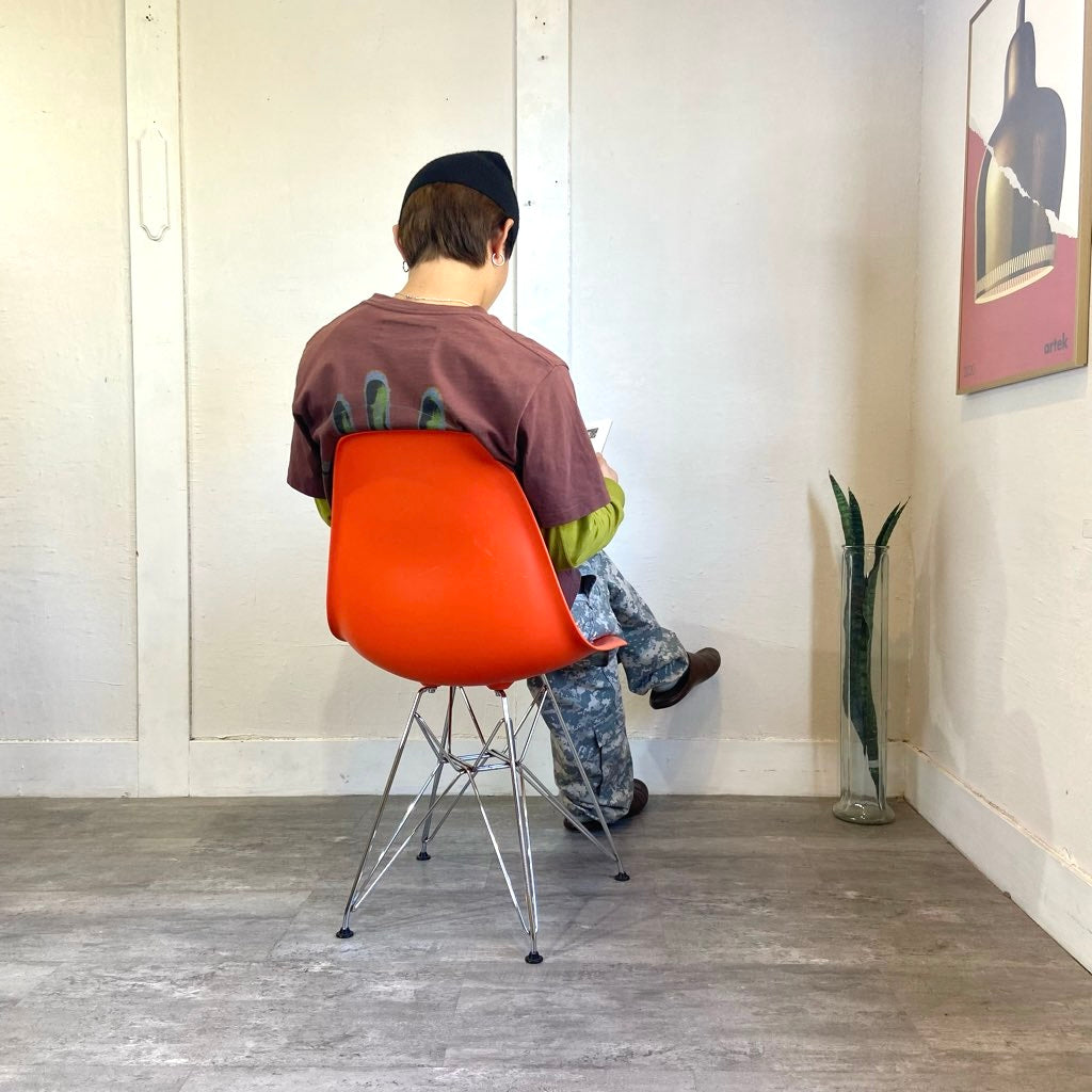 ヴィトラ / Vitra サイドシェルチェア エッフェルベース チャールズ&レイ・イームズ レッドオレンジ