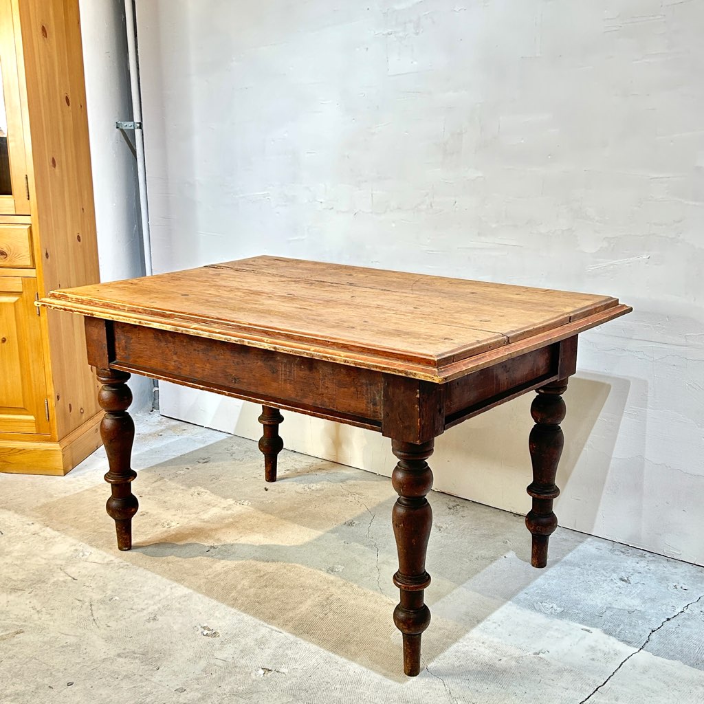 英国アンティーク ろくろ脚のスクエアテーブル オールドパイン