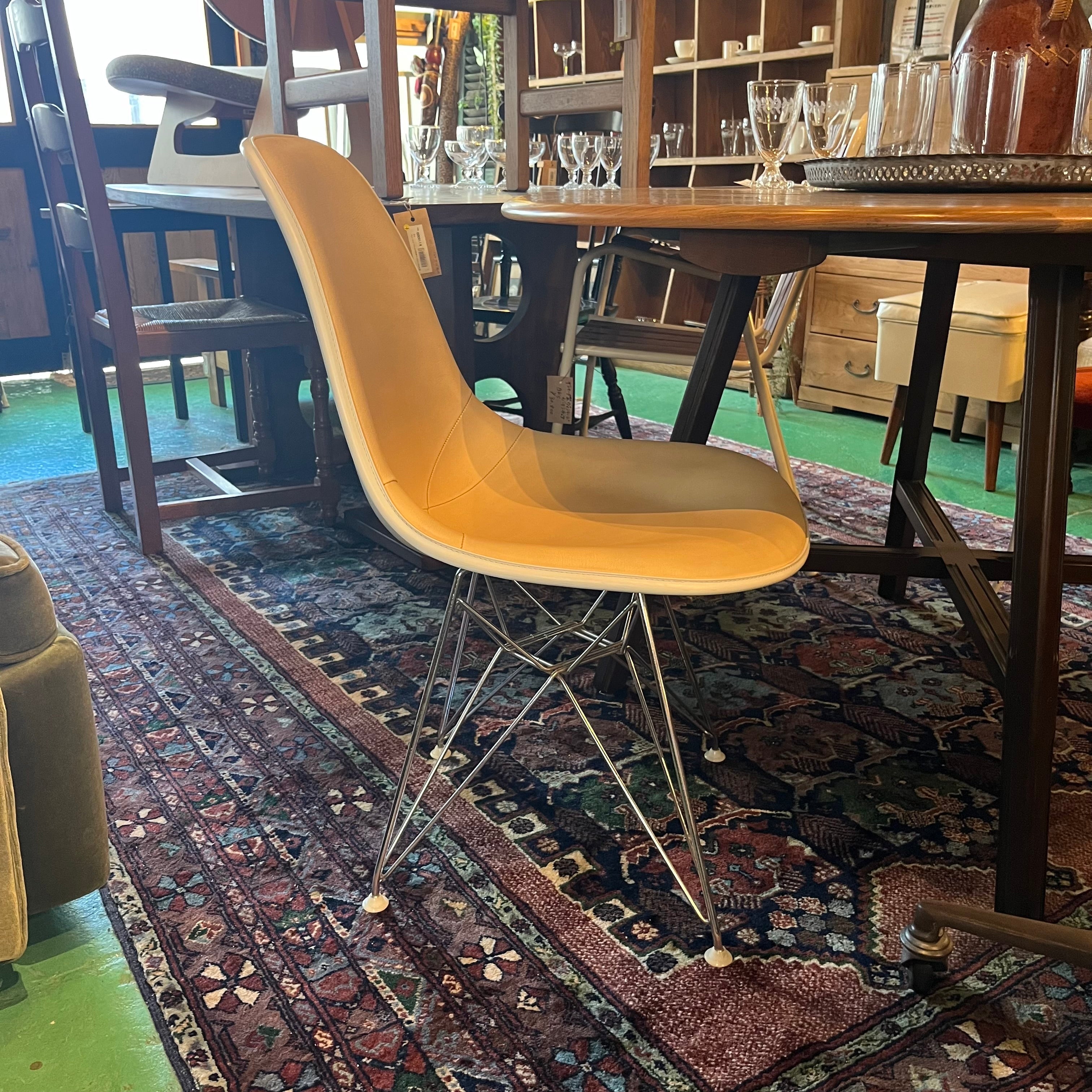 ハーマンミラー / Herman Miller サイドシェルチェア ベージュ エッフェルベース チャールズ&レイ・イームズ ヴィンテージ