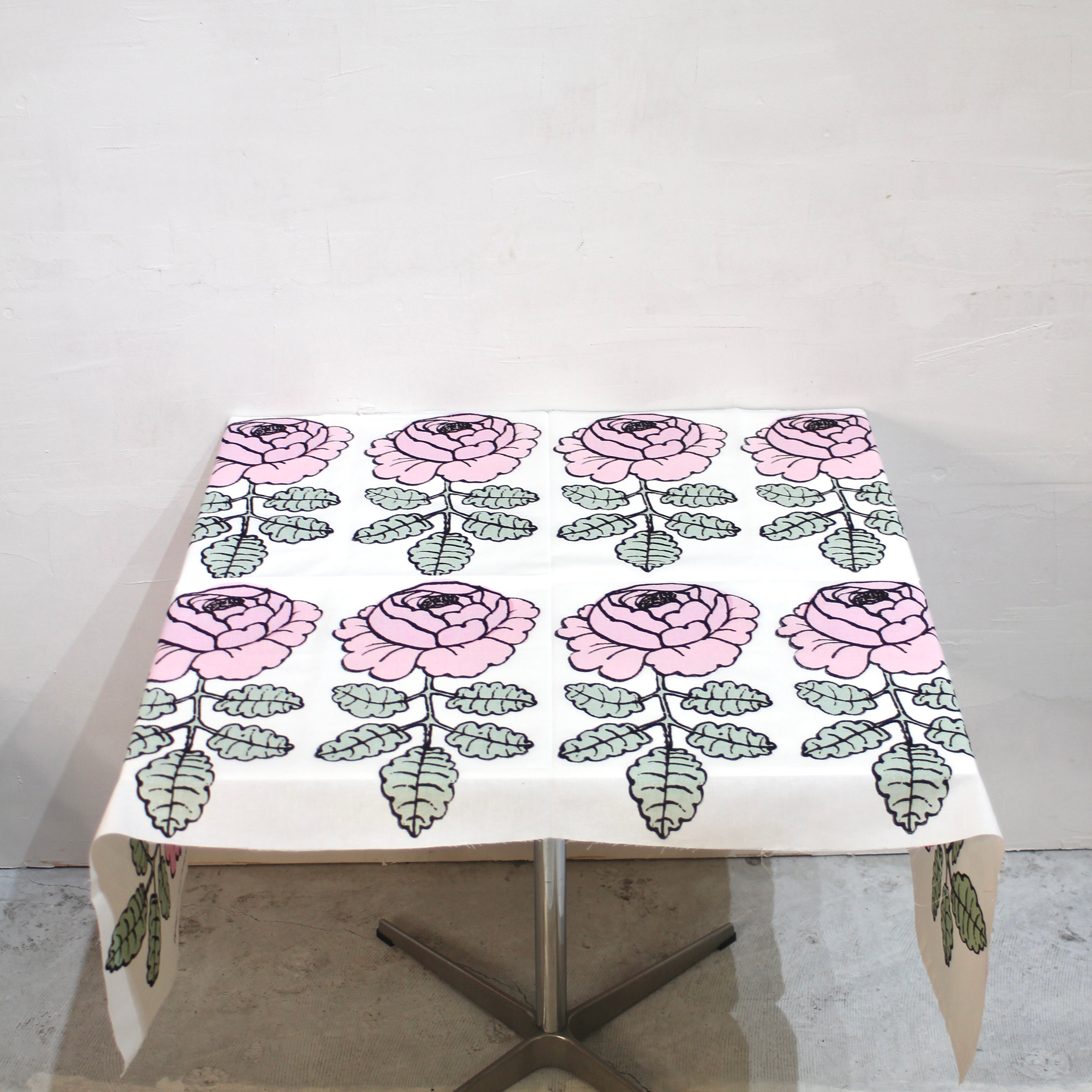 マリメッコ / marimekko マーライスルース / maalaisruusu テキスタイル ファブリック 布地