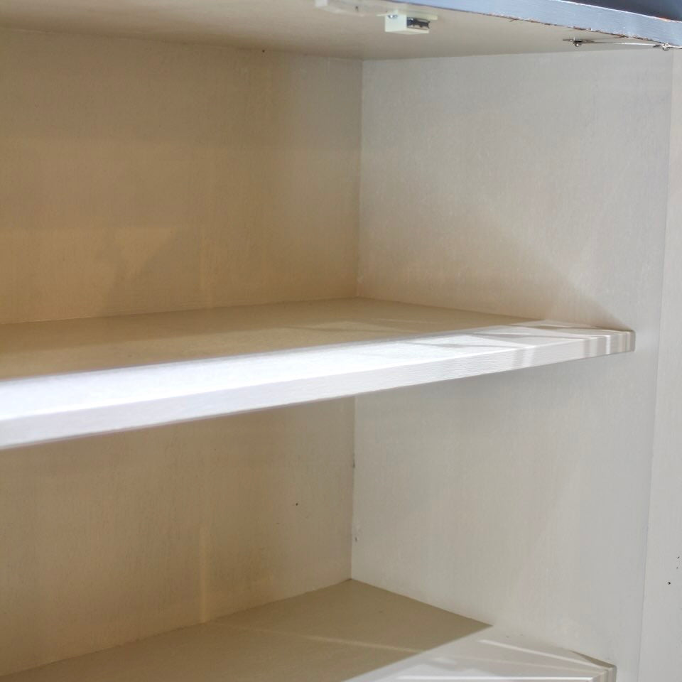 レトロなペイントキャビネット 食器棚 ヴィンテージ
