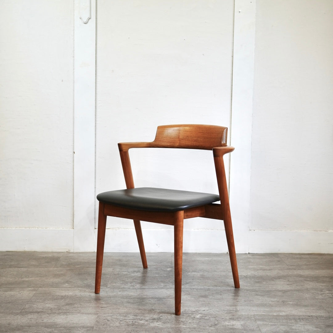 飛騨産業 / HIDA セオト / SEOTO セミアームチェア 川上元美 展示品