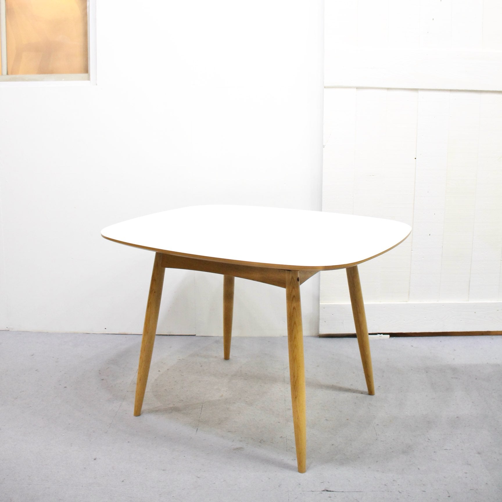 カリモク60+ Dテーブル メラミントップ ダイニングテーブル