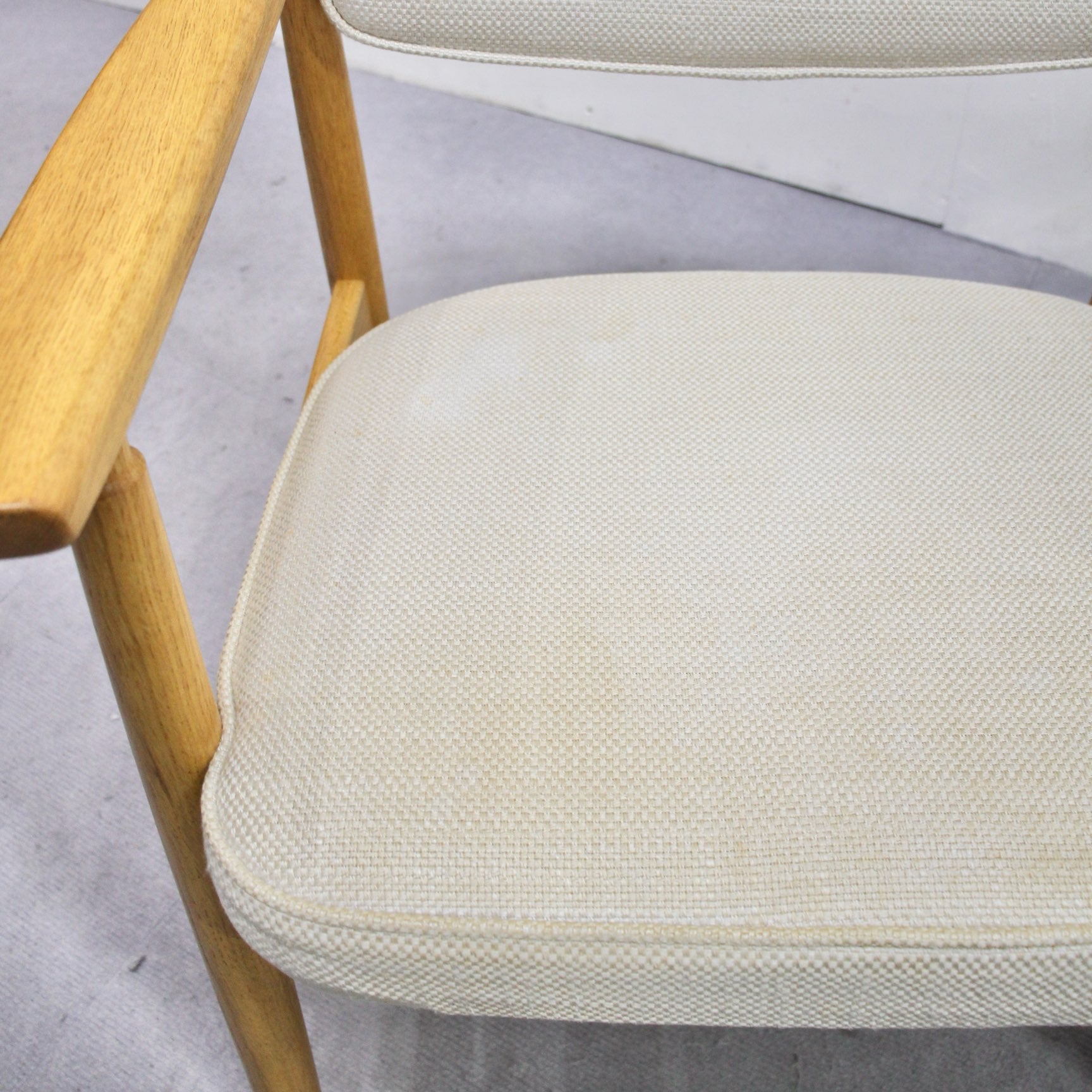 カリモク60 Dチェア オーク材