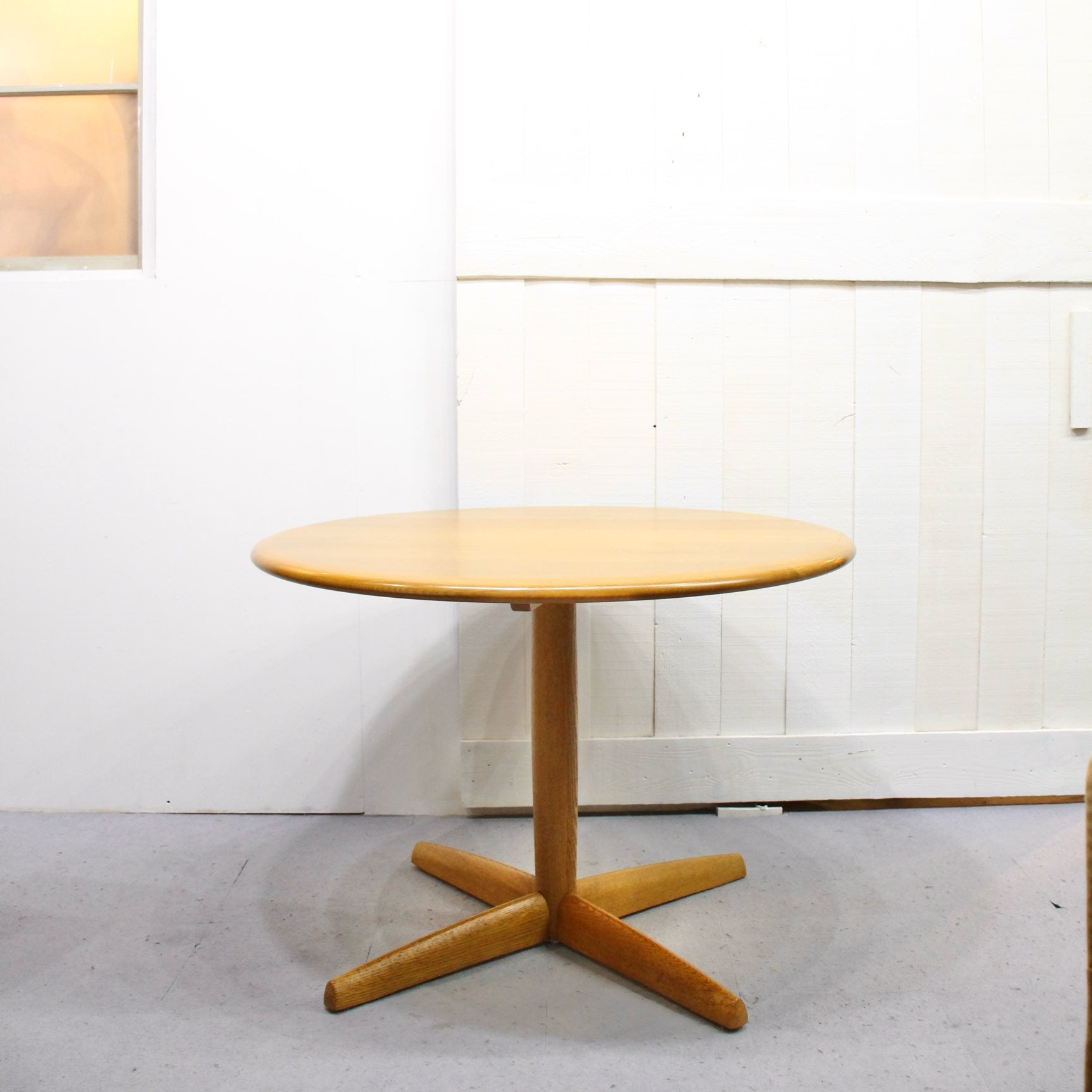 飛騨産業 / HIDA 侭シリーズ / JIN ラウンドダイニングテーブル オーク無垢 - Restyle