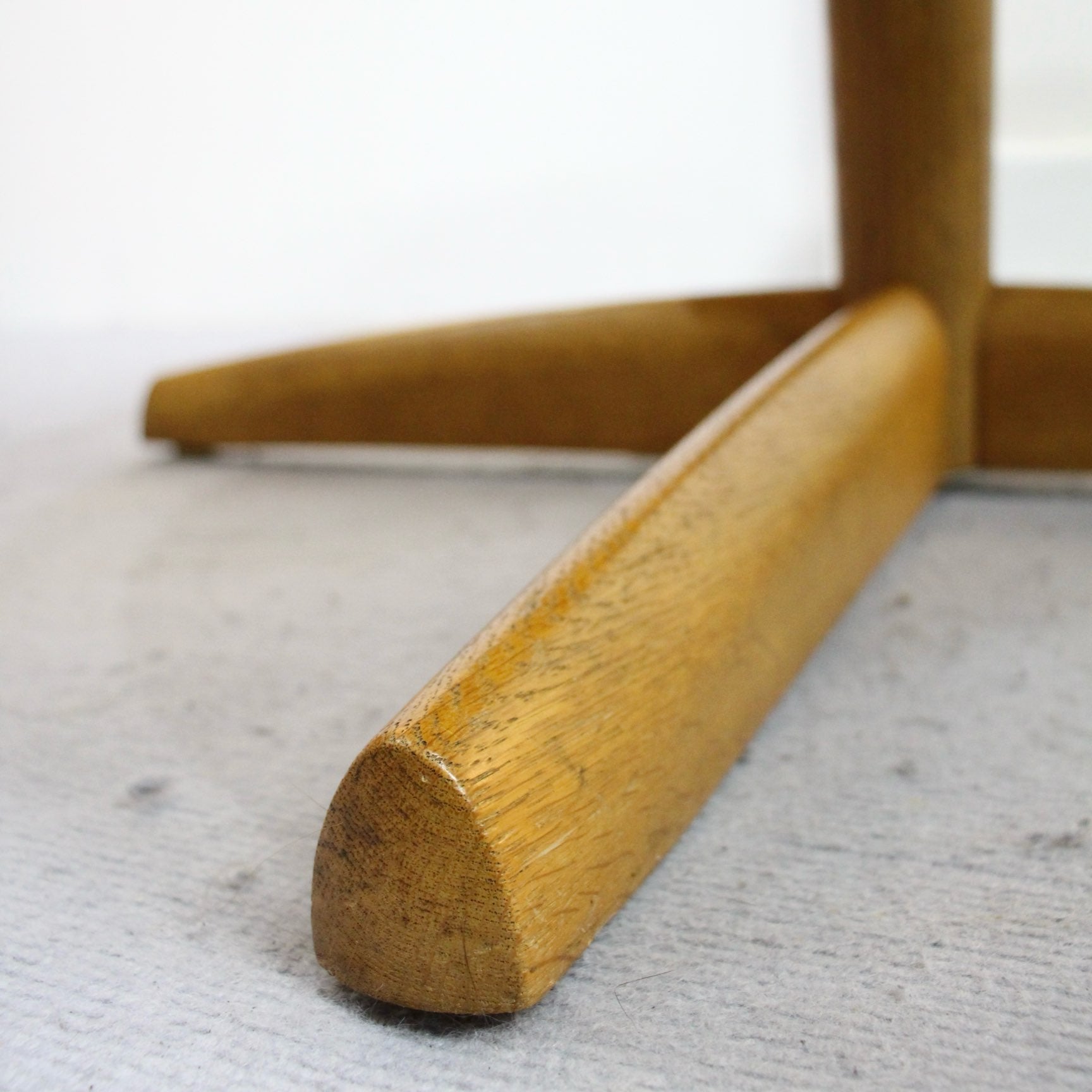 飛騨産業 / HIDA 侭シリーズ / JIN ラウンドダイニングテーブル オーク無垢 - Restyle