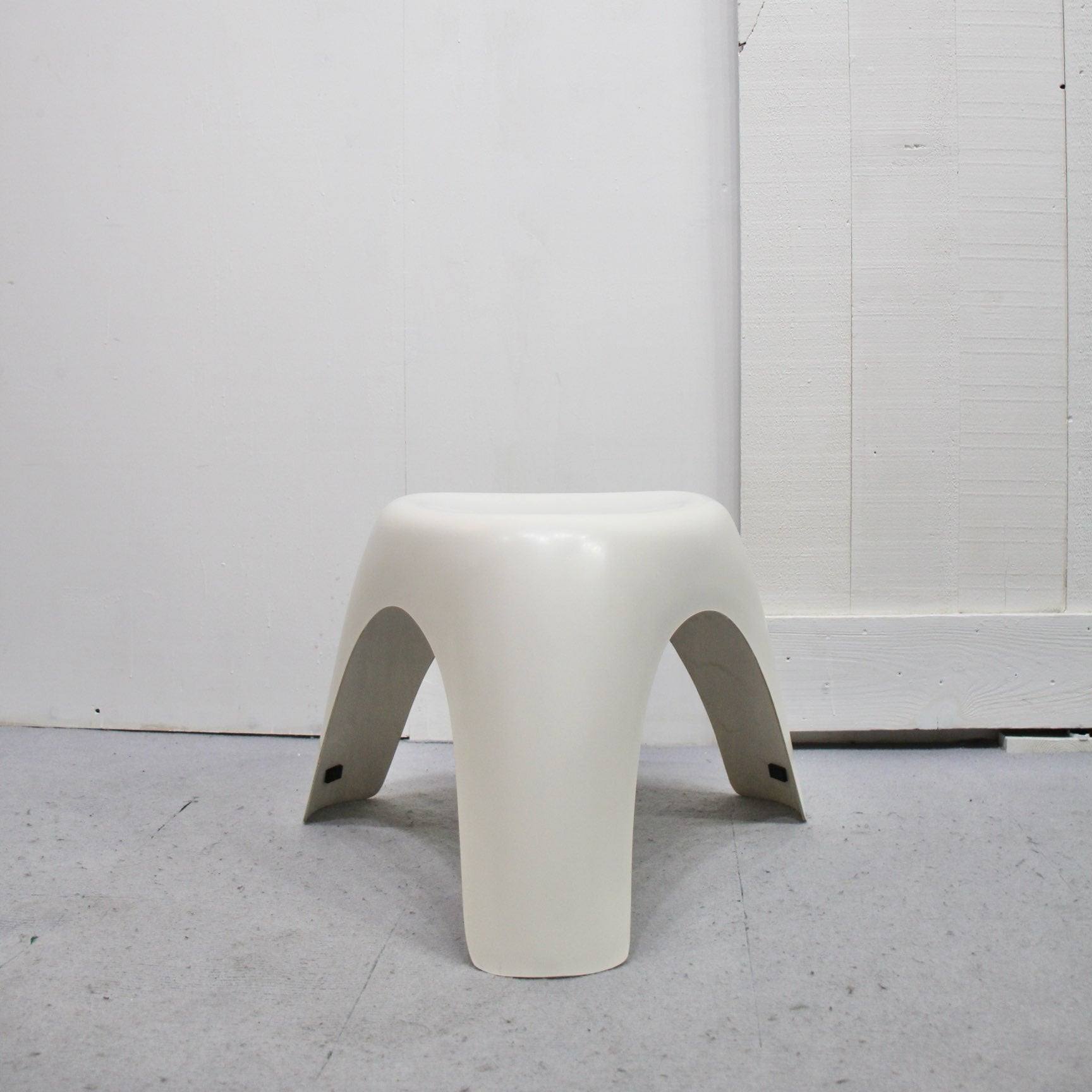 ハビタ / habitat エレファントスツール FRP製 ホワイト 柳宗理 ヴィンテージ