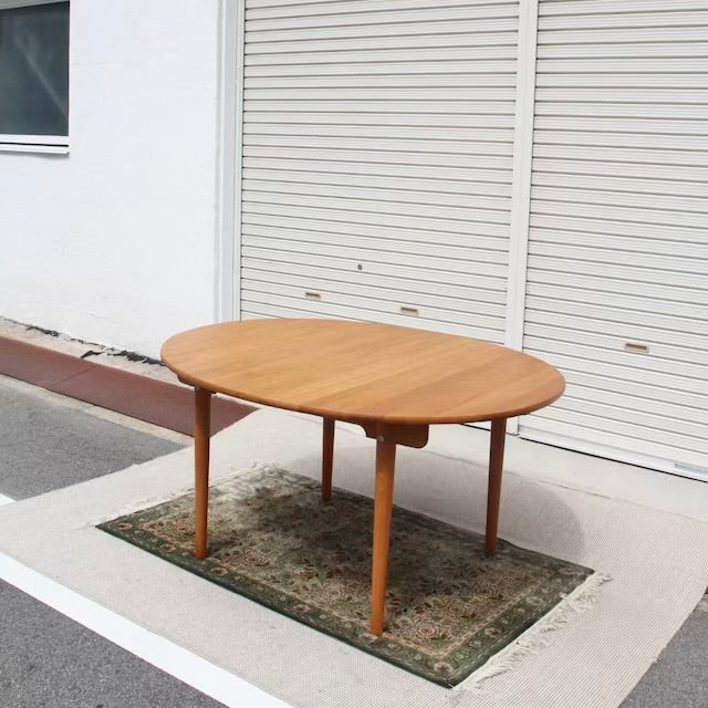 カール・ハンセン&サン / Carl Hansen & Søn 伸長式ダイニングテーブル ハンス J. ウェグナー 北欧
