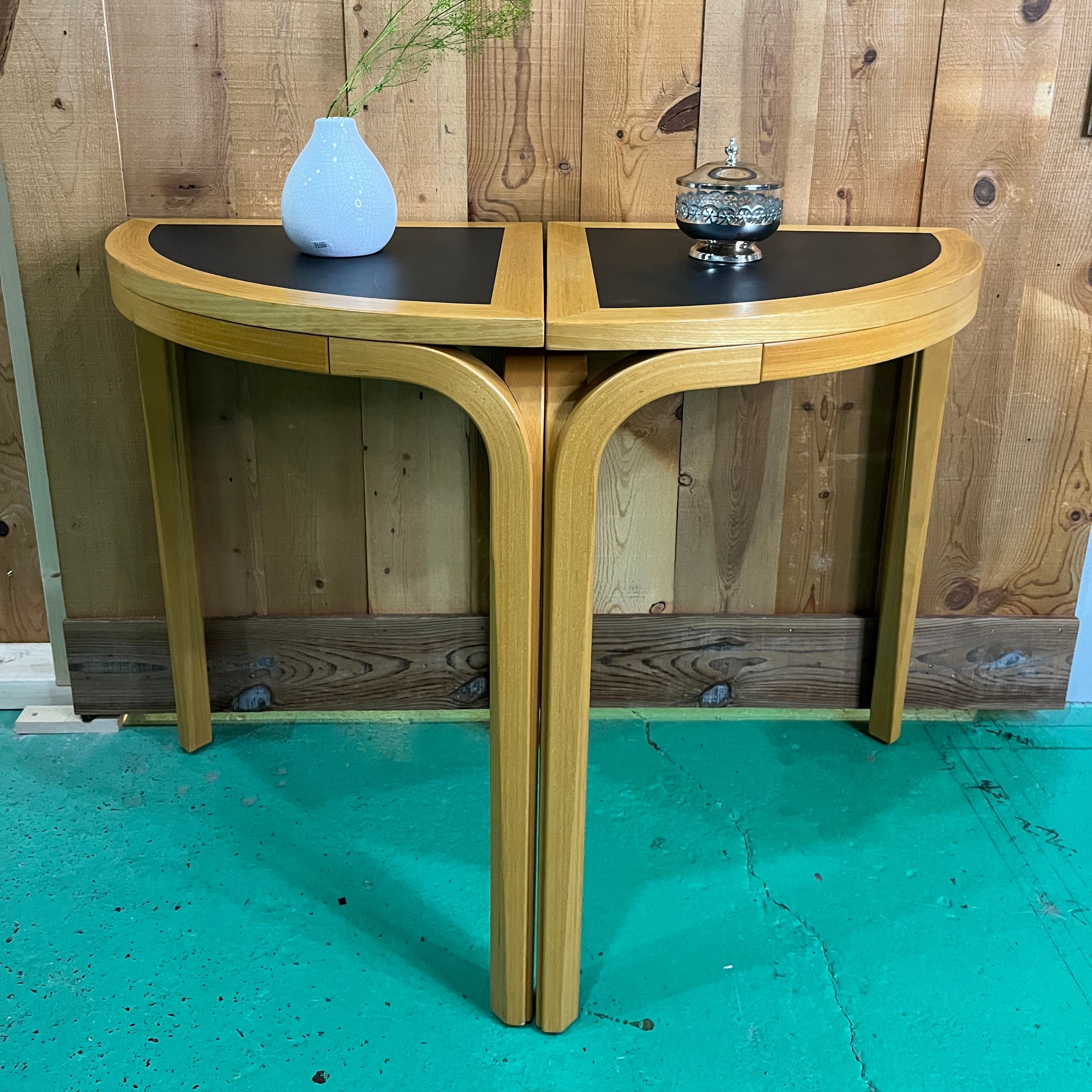 マグナス・オルセン / MAGNUS OLESEN コーナーコンソールテーブル Rud Thygesen &Johnny Sorensen