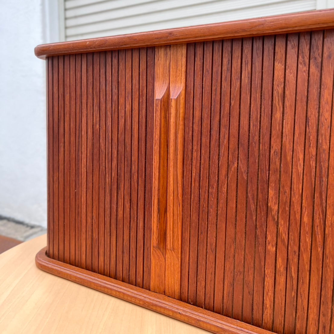 Eppco Enterprises / エプコ社 チーク材 壁掛けシェルフ キャビネット タンブールドア