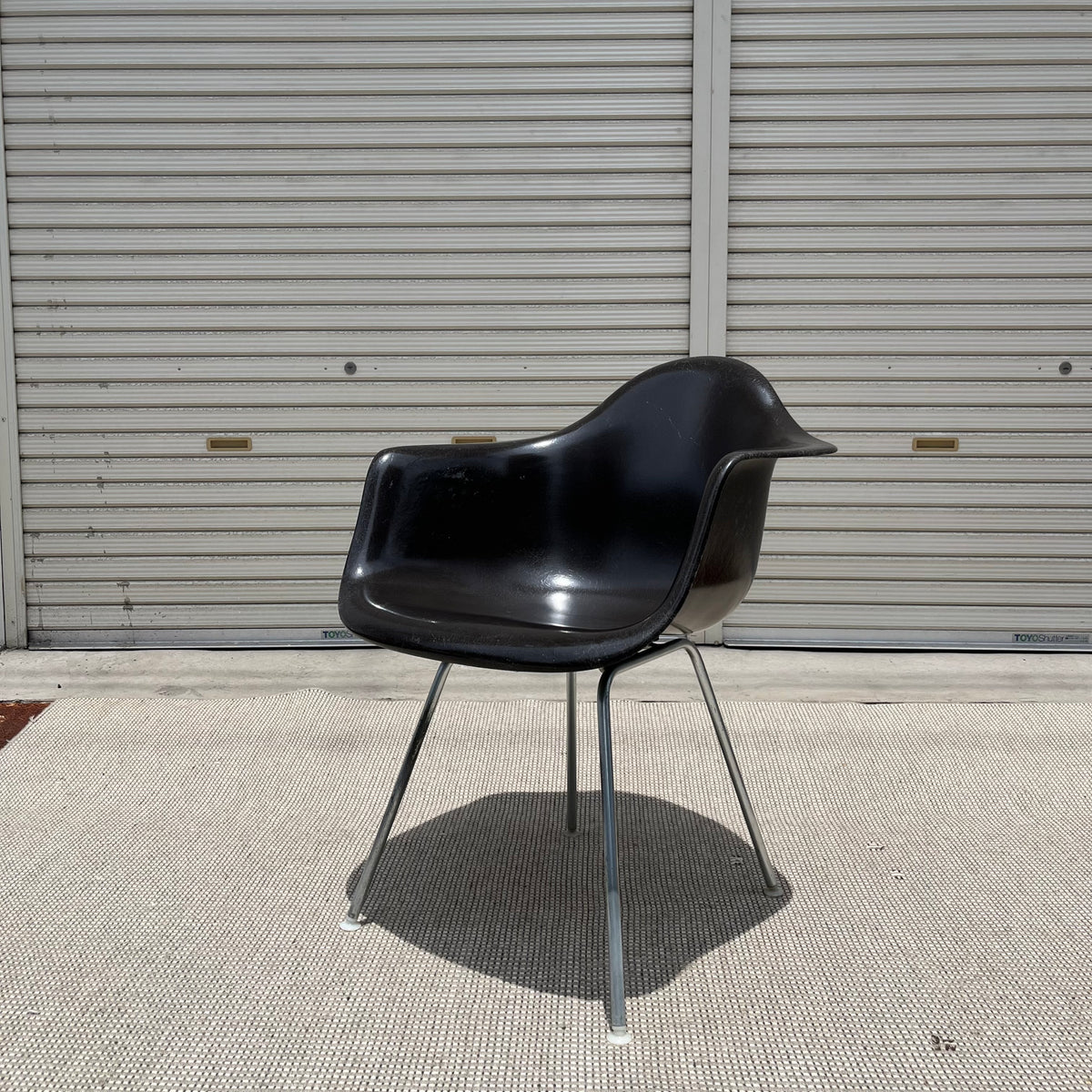 モダニカ / MODERNICA アームシェルチェア Hベース 中古 黒 ブラック 