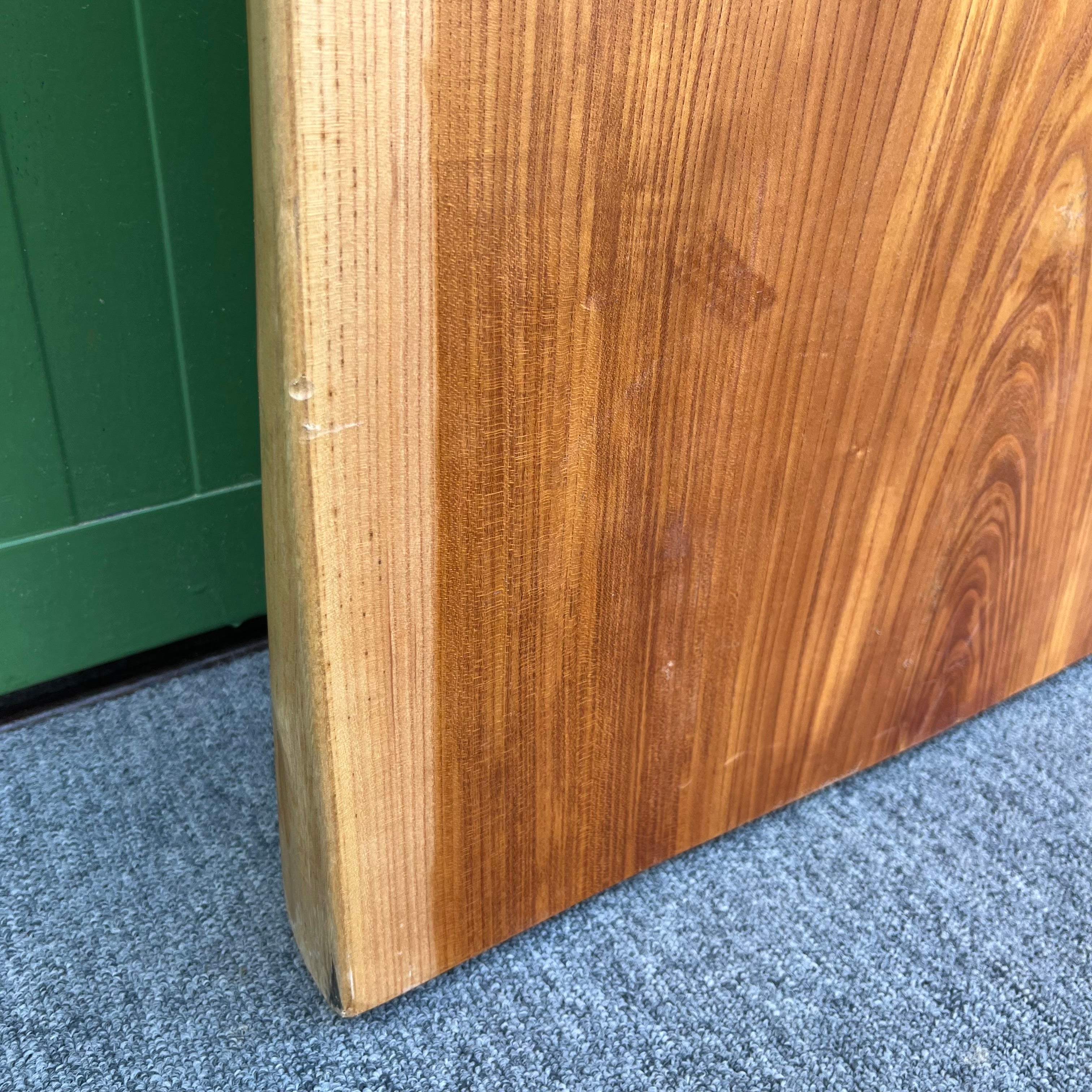 一枚板 ケヤキ 無垢材 耳付き 美しい木目の一枚板 64×148【44】