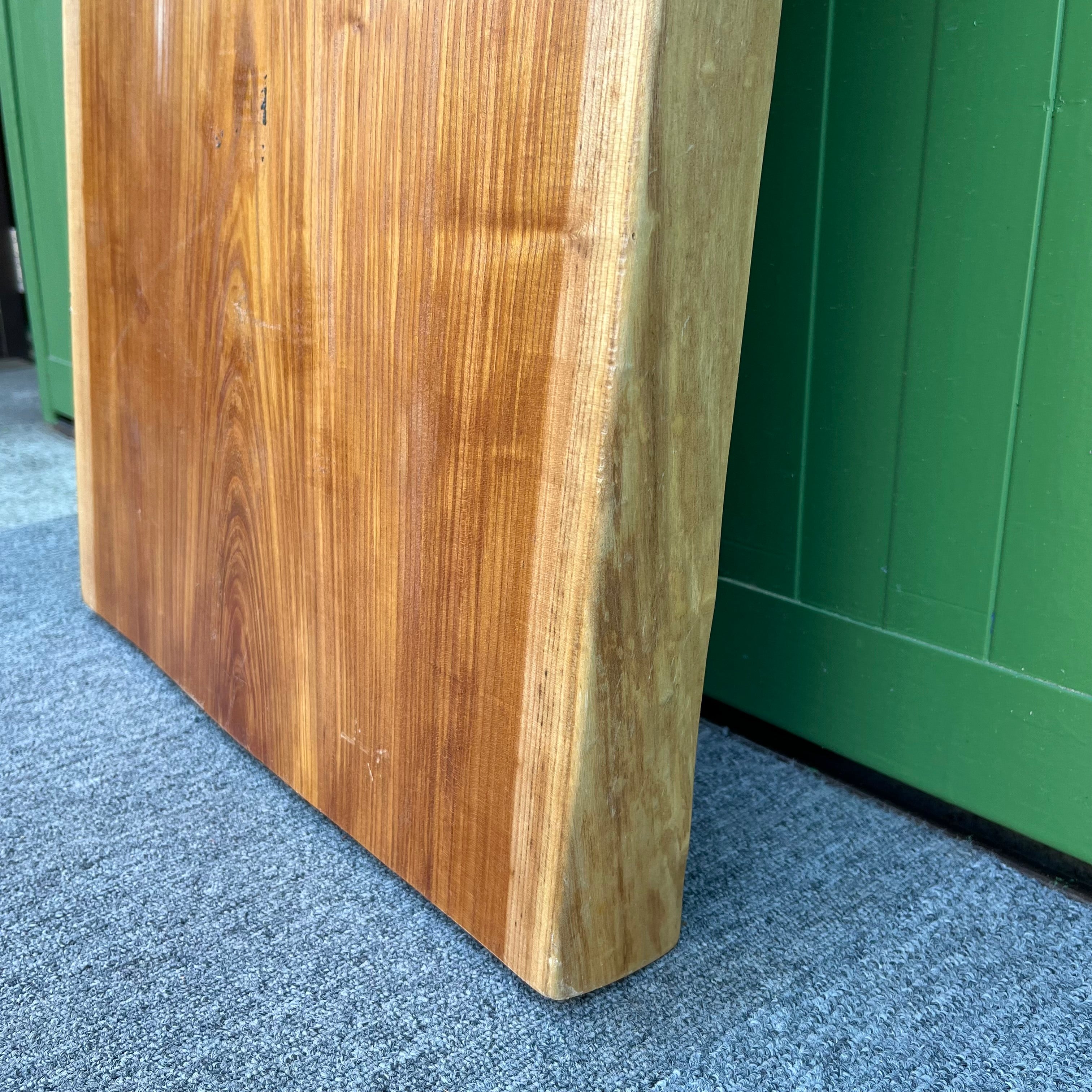 一枚板 ケヤキ 無垢材 耳付き 美しい木目の一枚板 64×148【44】