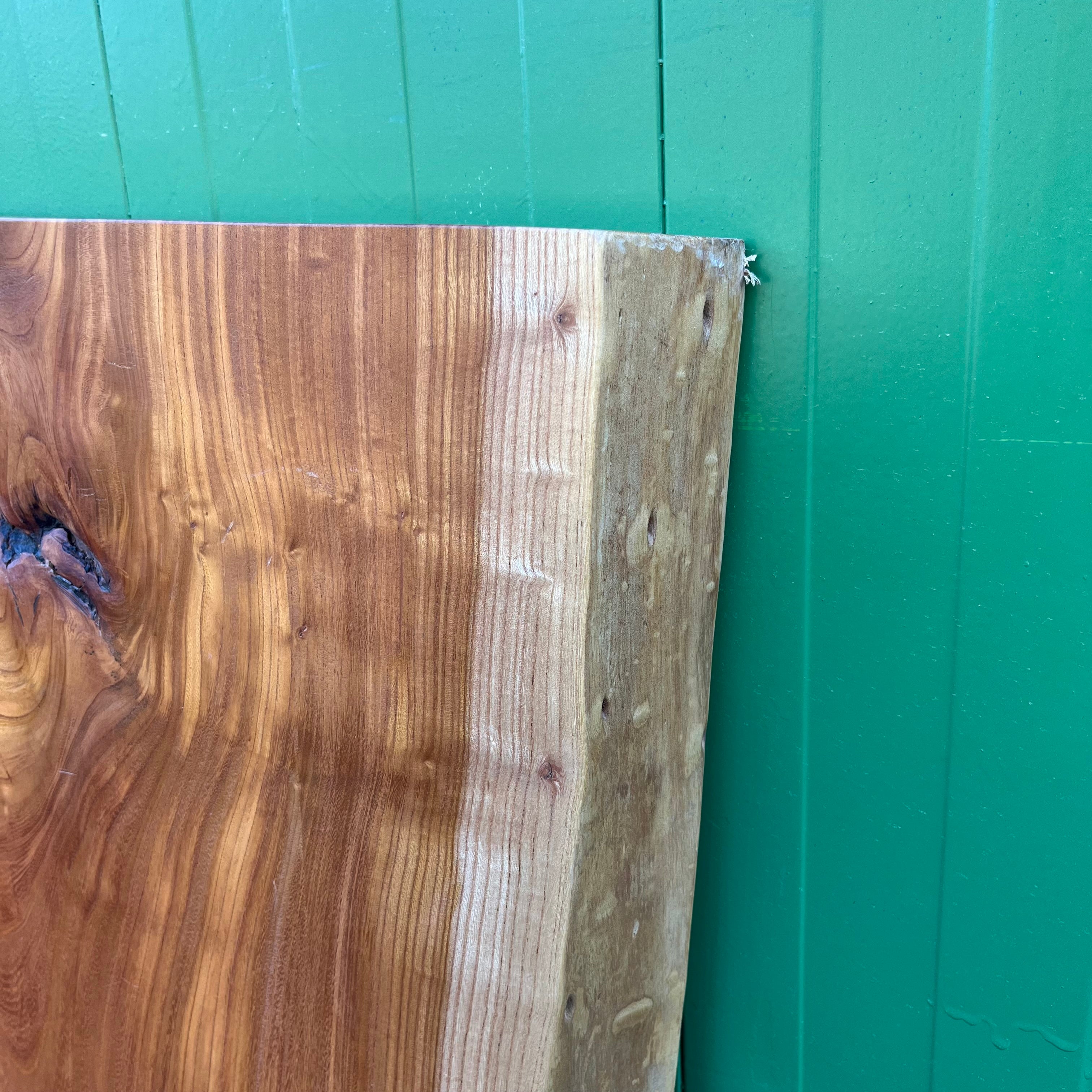 一枚板 ケヤキ 無垢材 耳付き 美しい木目の一枚板 64×148【44】