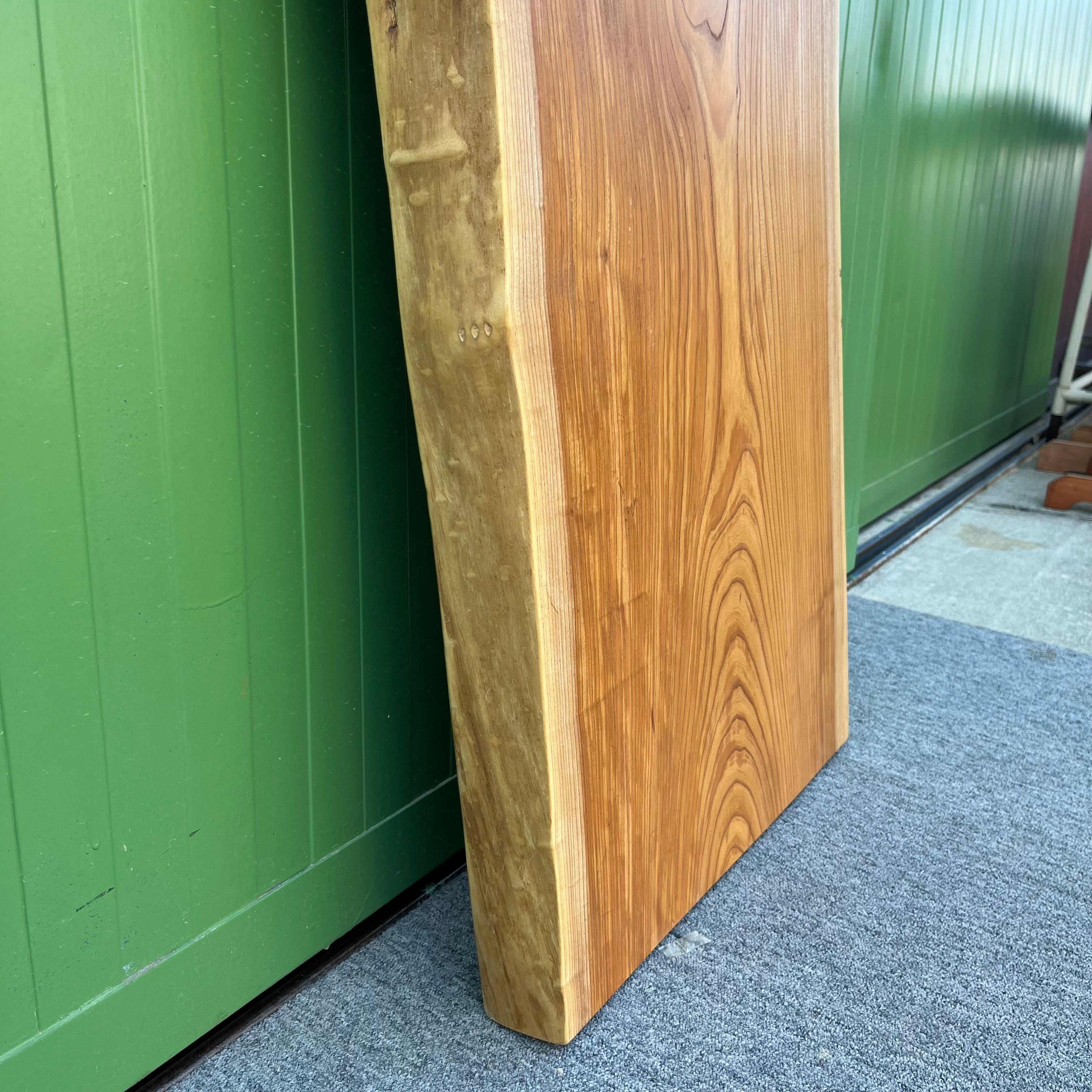 一枚板 ケヤキ 無垢材 耳付き 美しい木目の一枚板 64×148【44】