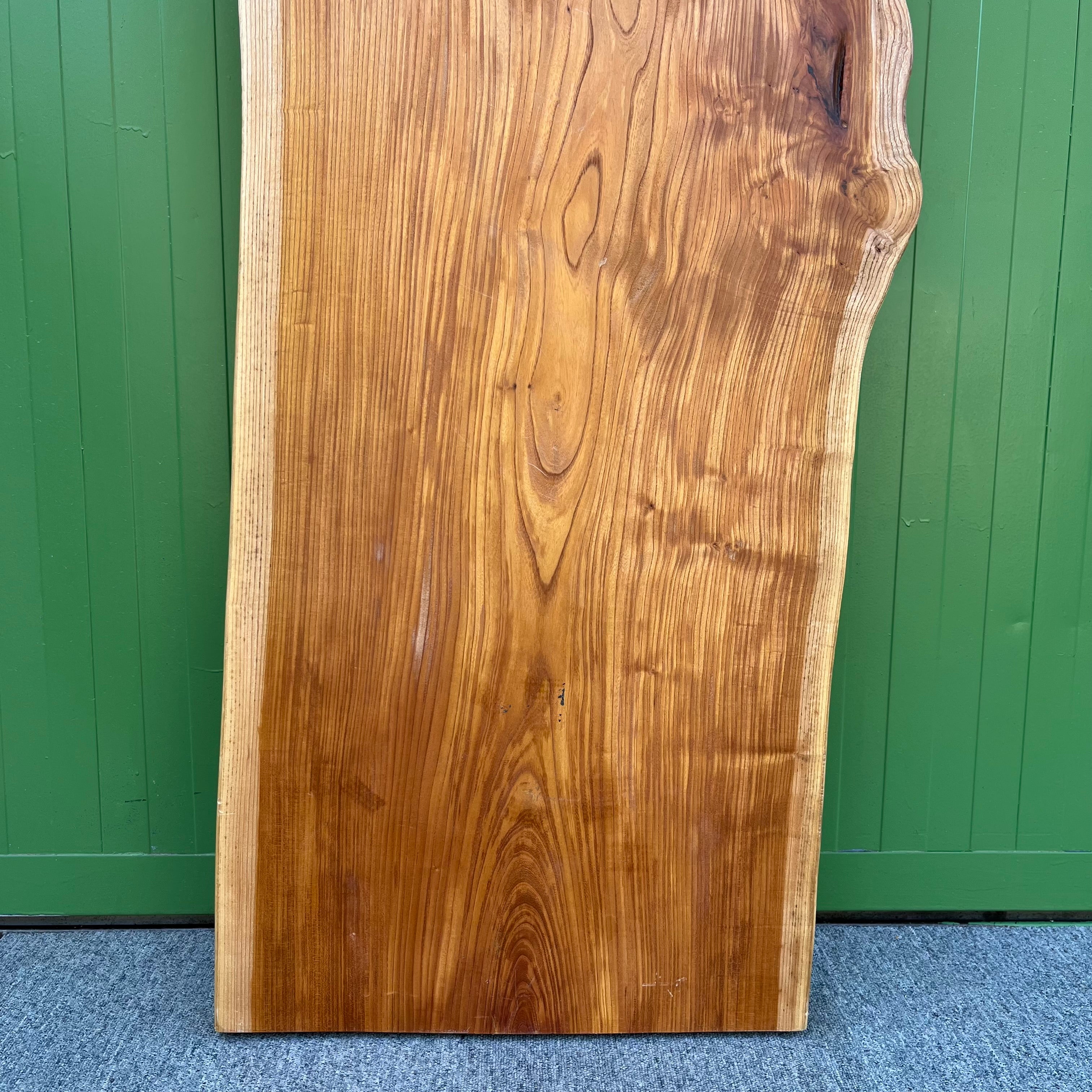 一枚板 ケヤキ 無垢材 耳付き 美しい木目の一枚板 64×148【44】