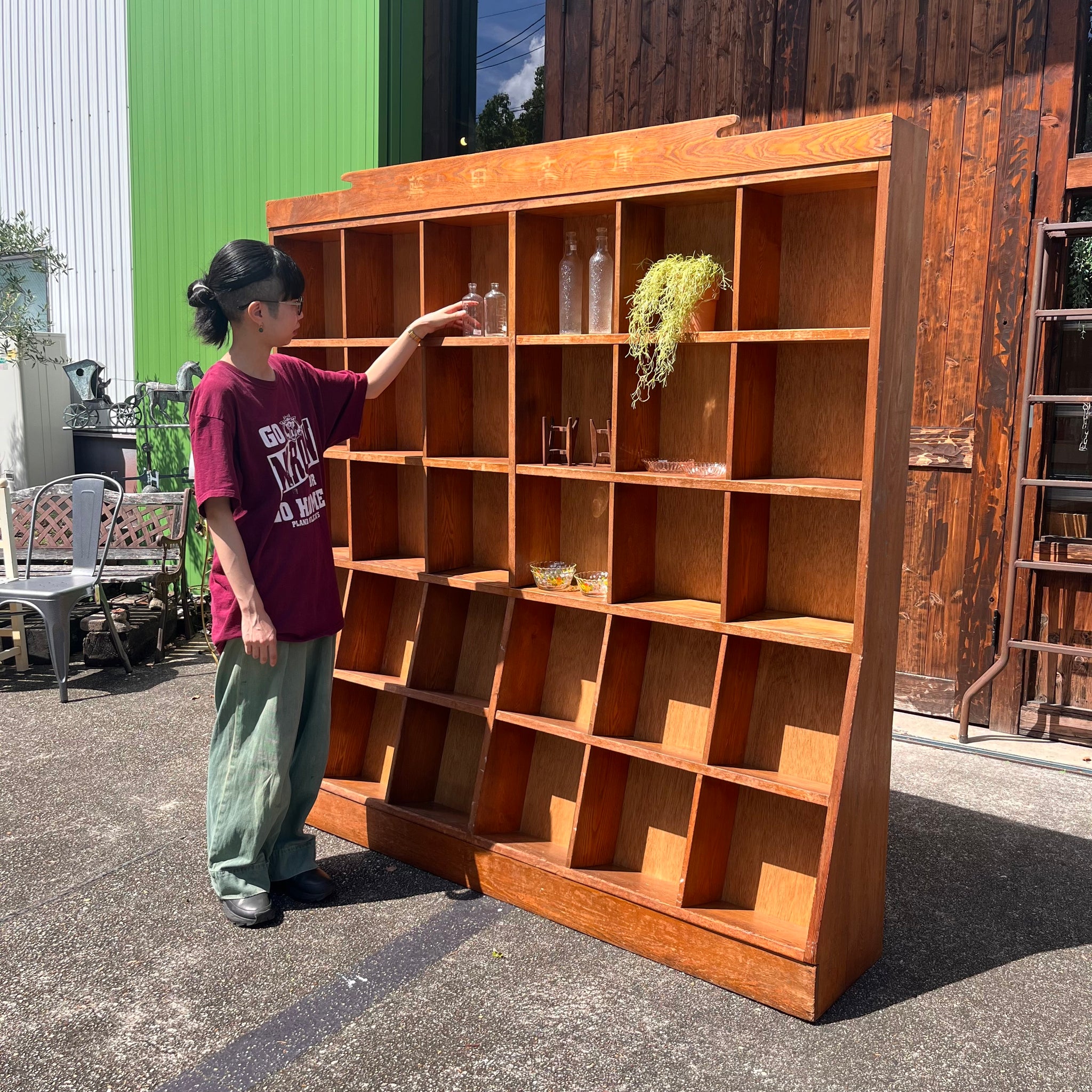 古い30マスのラック キャビネット 本棚 ヴィンテージ 中古 大きい 