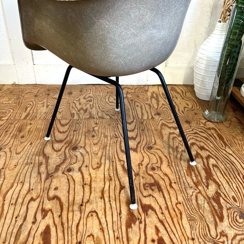 ハーマンミラー / Herman Miller アームシェルチェア チャールズ&レイ・イームズ エレファントハイドグレー MAX(Middle-height Arm-chair X-base) FRP ヴィンテージ