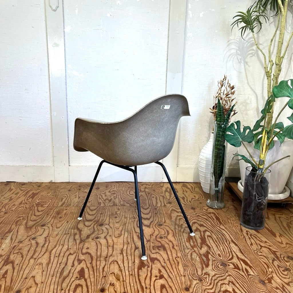 ハーマンミラー / Herman Miller アームシェルチェア チャールズ&レイ・イームズ エレファントハイドグレー MAX(Middle-height Arm-chair X-base) FRP ヴィンテージ