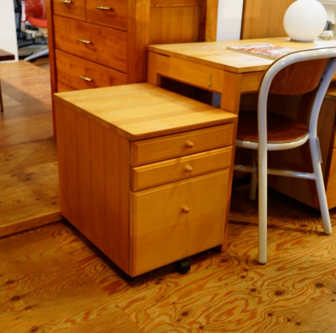 シャルドネ / CHARDONNAY アッサム デスクワゴン