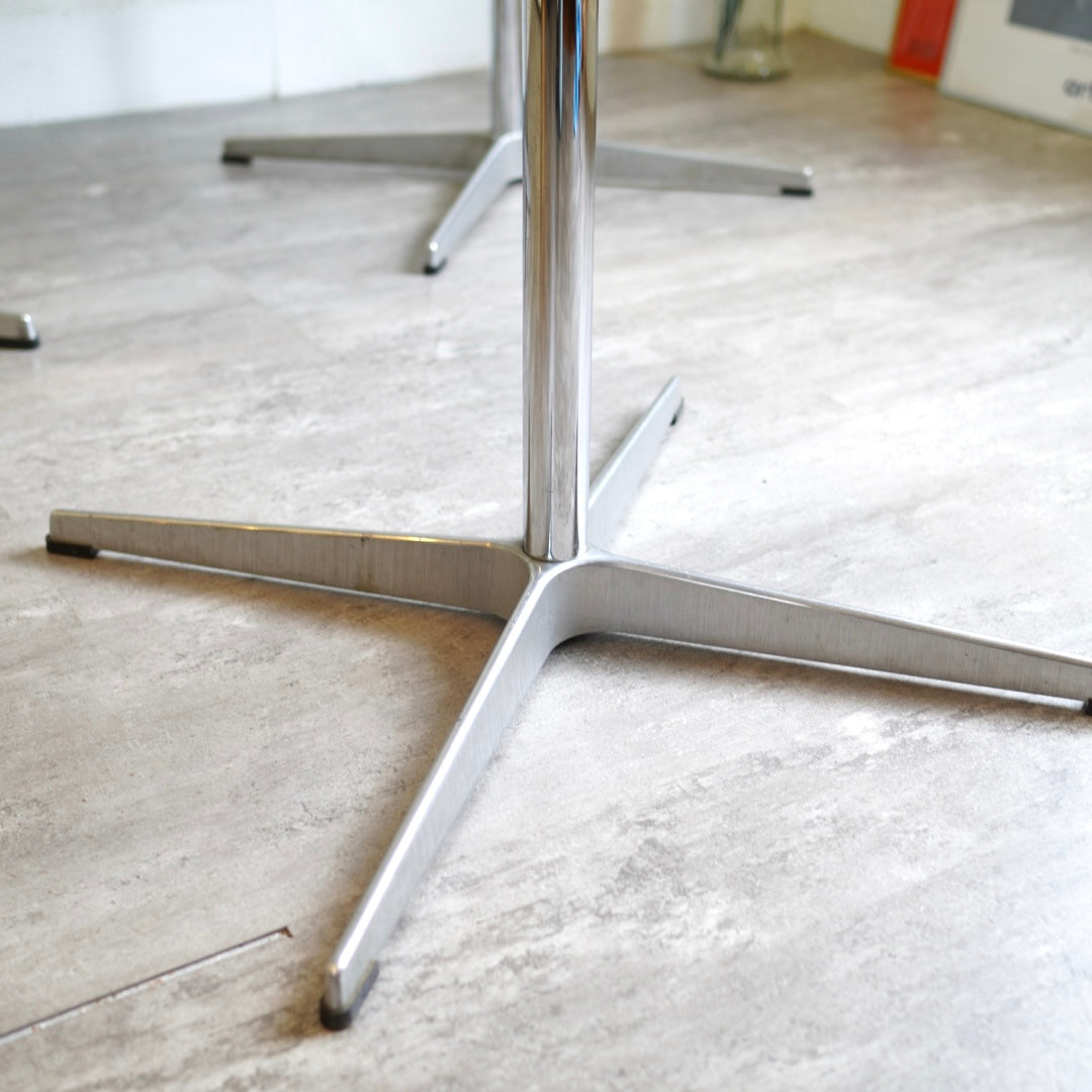 フリッツハンセン / FRITZ HANSEN テーブルシリーズ / table series 正方形 4スターベース アルネ・ヤコブゼン