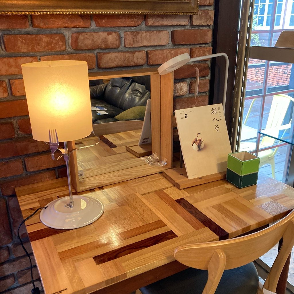 プロドゥツィオーネ・プリヴァータ / Produzione Privata Treforchette テーブルランプ ヤマギワ取り扱い イタリア 中古