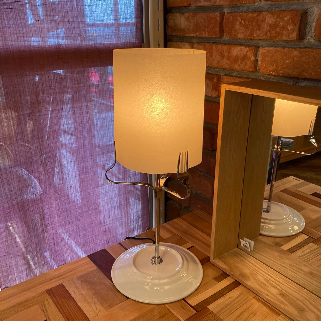 プロドゥツィオーネ・プリヴァータ / Produzione Privata Treforchette テーブルランプ ヤマギワ取り扱い イタリア 中古