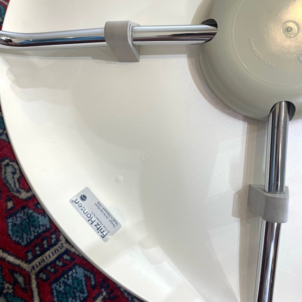 フリッツ・ハンセン / FRITZ HANSEN セブンチェア ホワイト フロントパディング グレー アルネ・ヤコブセン 中古