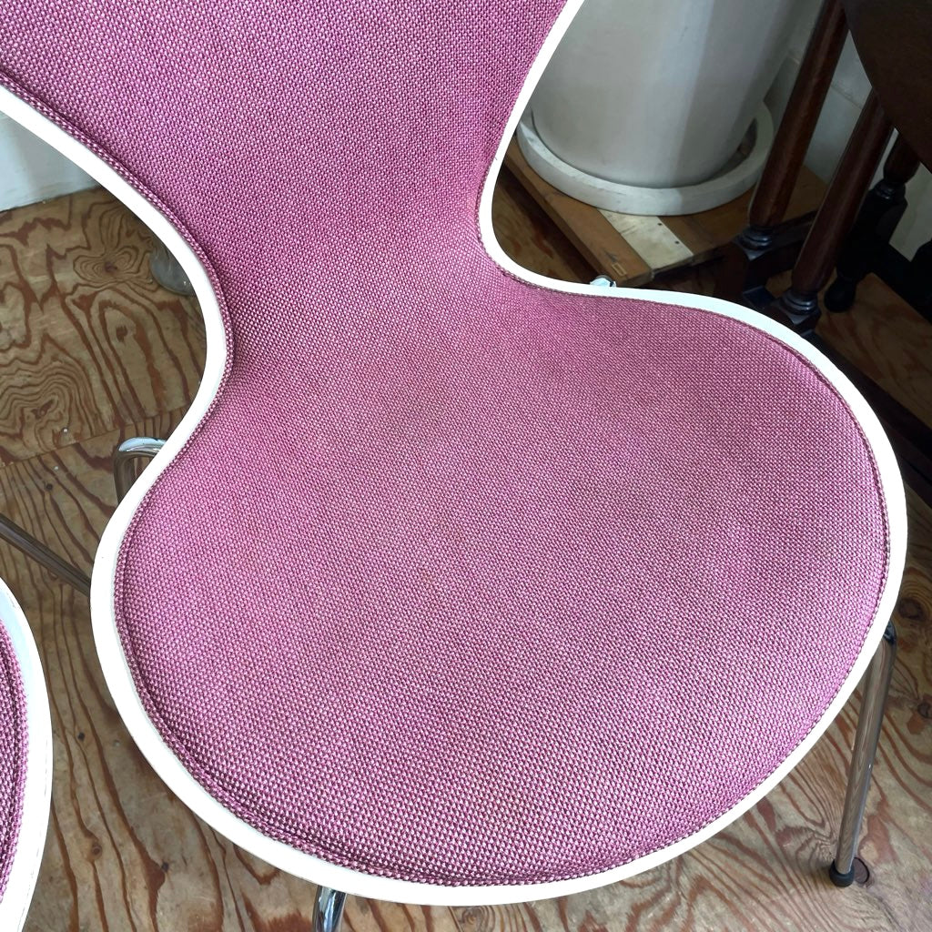 フリッツハンセン / FRITZ HANSEN セブンチェア ホワイト フロントパディング ピンク アルネ・ヤコブセン 中古