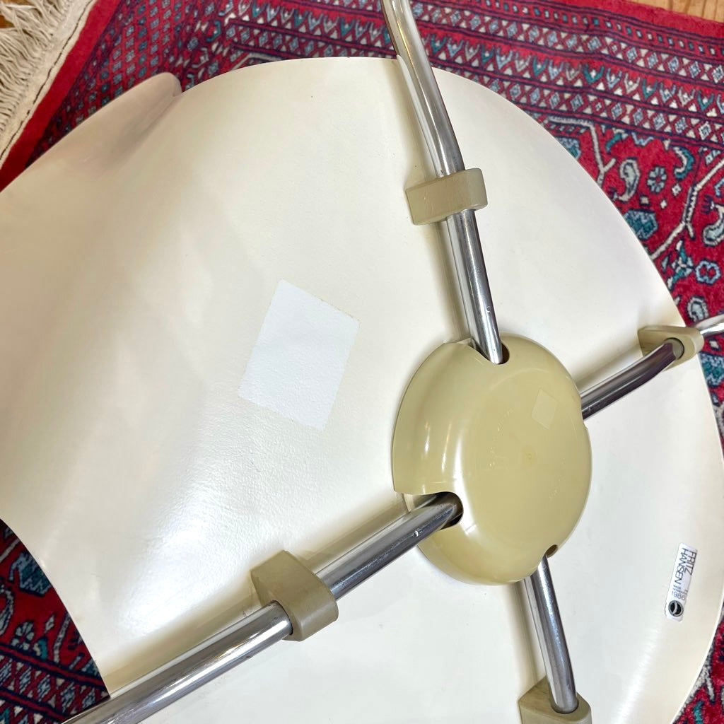 フリッツハンセン / FRITZ HANSEN セブンチェア ホワイト フロントパディング ピンク アルネ・ヤコブセン 中古