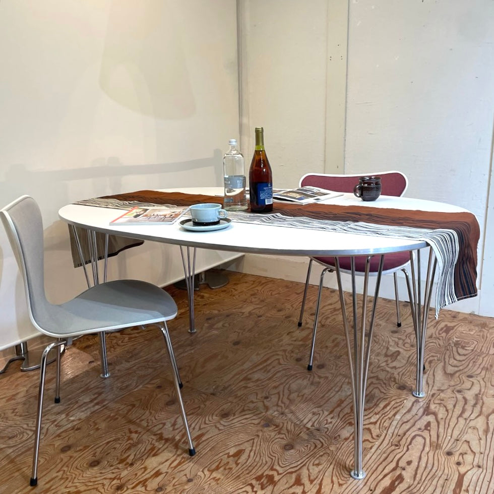 フリッツ・ハンセン / FRITZ HANSEN セブンチェア ホワイト フロントパディング グレー アルネ・ヤコブセン 中古