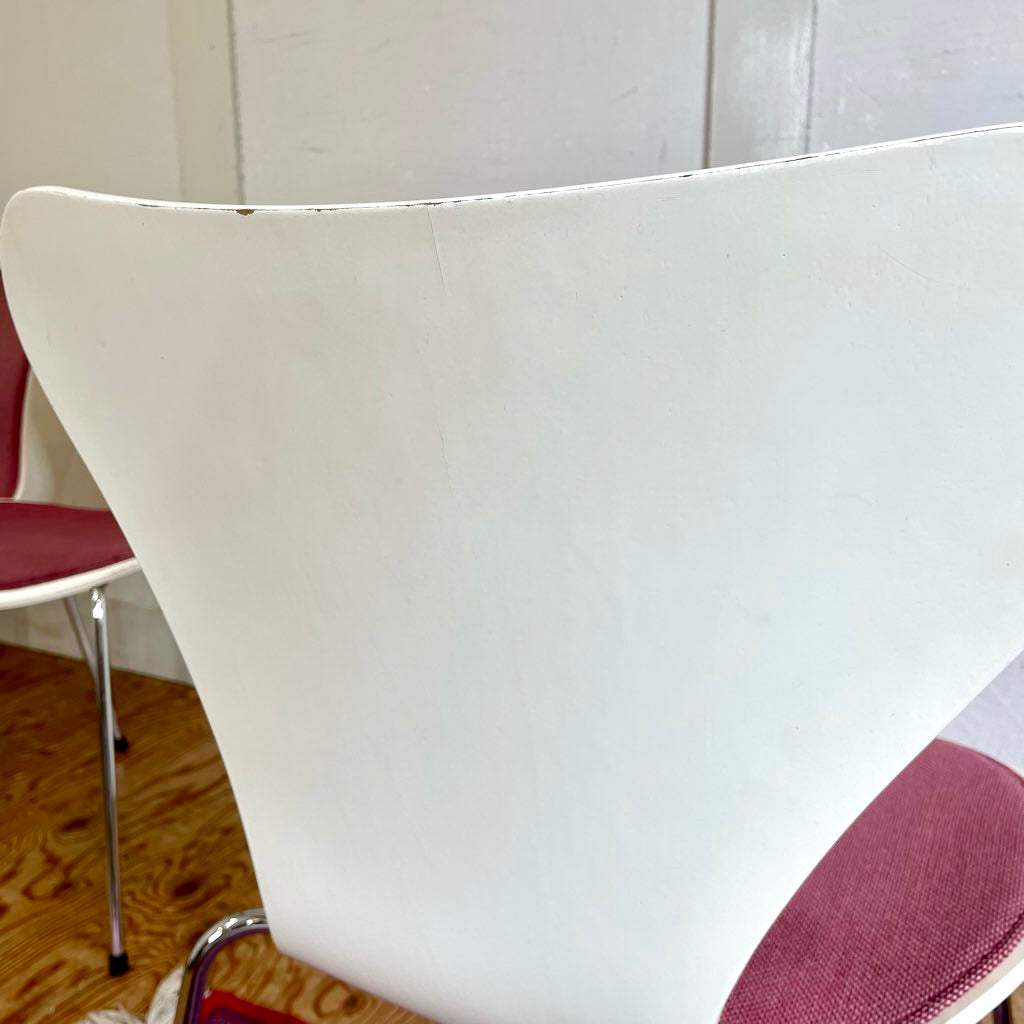 フリッツハンセン / FRITZ HANSEN セブンチェア ホワイト フロントパディング ピンク アルネ・ヤコブセン 中古