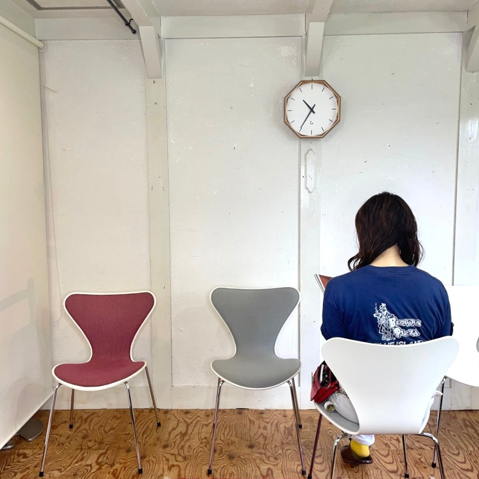 フリッツハンセン / FRITZ HANSEN セブンチェア ホワイト フロントパディング ピンク アルネ・ヤコブセン 中古