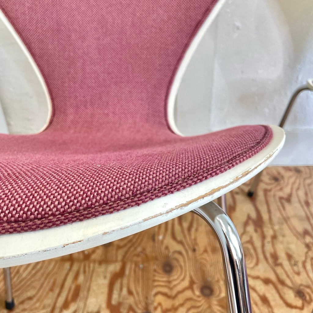 フリッツハンセン / FRITZ HANSEN セブンチェア ホワイト フロントパディング ピンク アルネ・ヤコブセン 中古