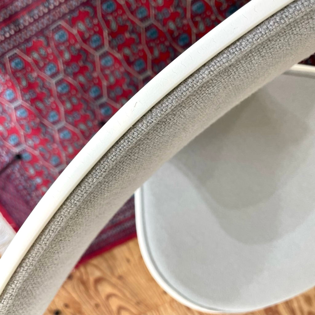 フリッツ・ハンセン / FRITZ HANSEN セブンチェア ホワイト フロントパディング グレー アルネ・ヤコブセン 中古