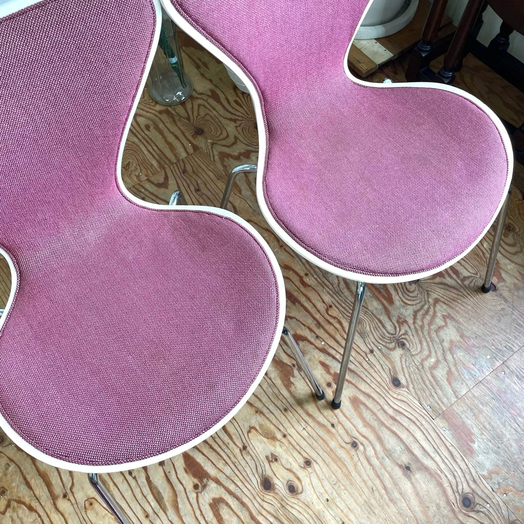 フリッツハンセン / FRITZ HANSEN セブンチェア ホワイト フロントパディング ピンク アルネ・ヤコブセン 中古