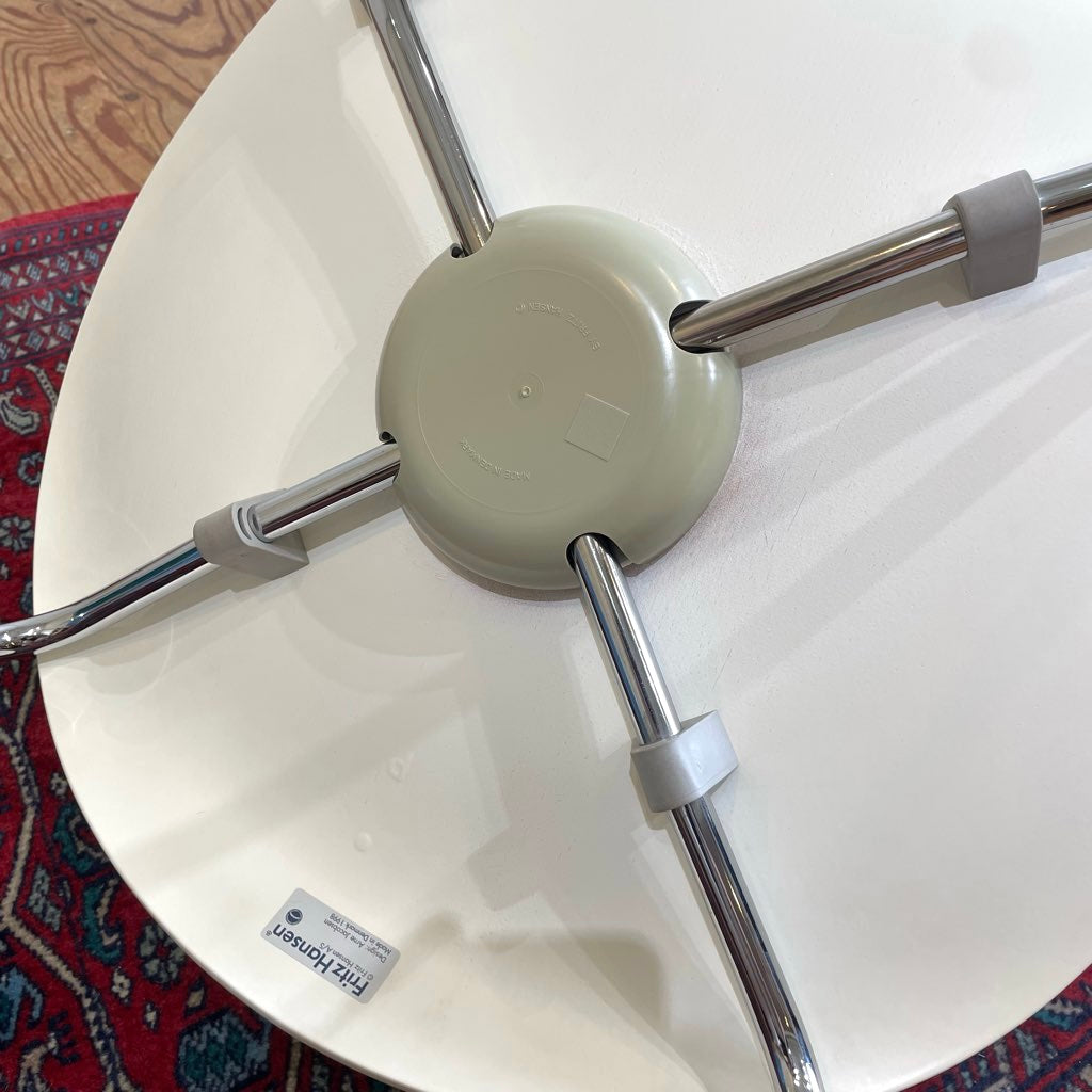 フリッツ・ハンセン / FRITZ HANSEN セブンチェア ホワイト フロントパディング グレー アルネ・ヤコブセン 中古