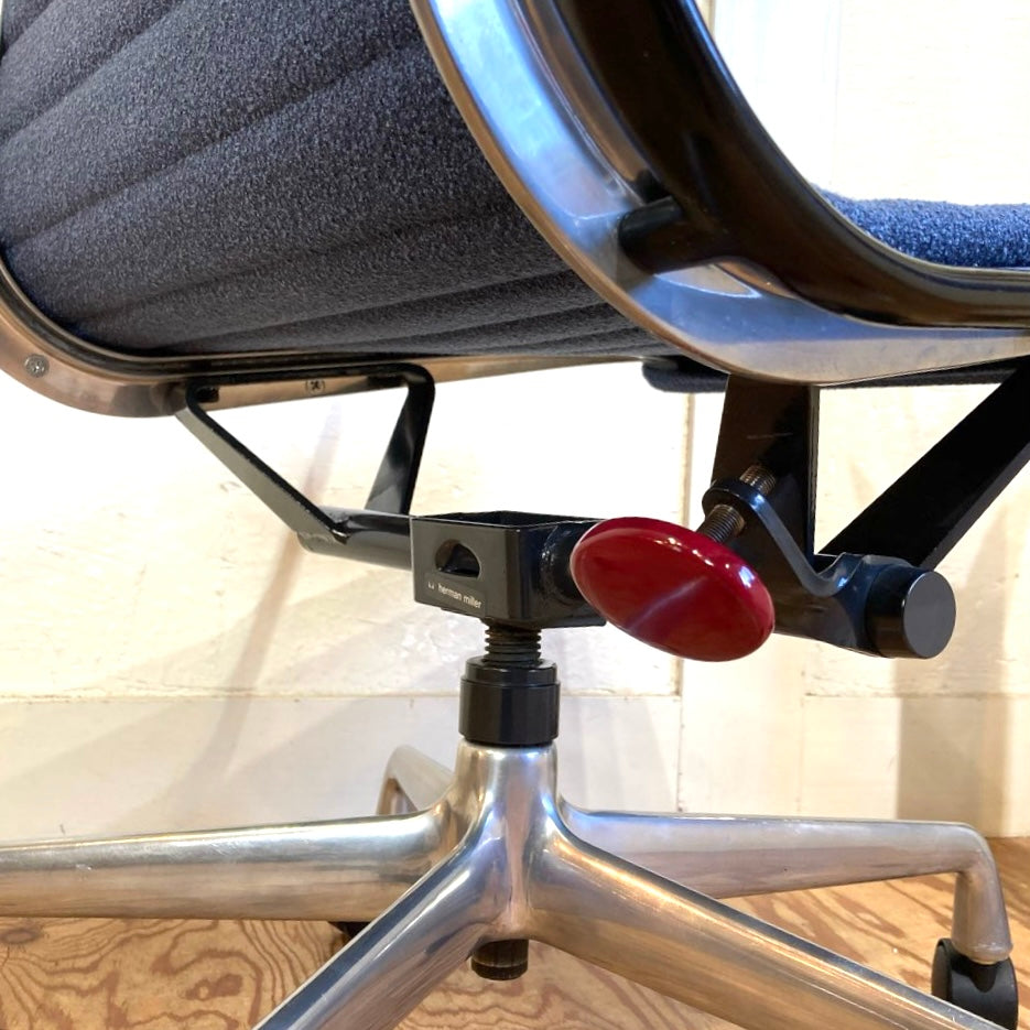 ハーマンミラー / Herman Miller イームズアルミナムグループ マネジメントチェア チャールズ&レイ・イームズ 中古