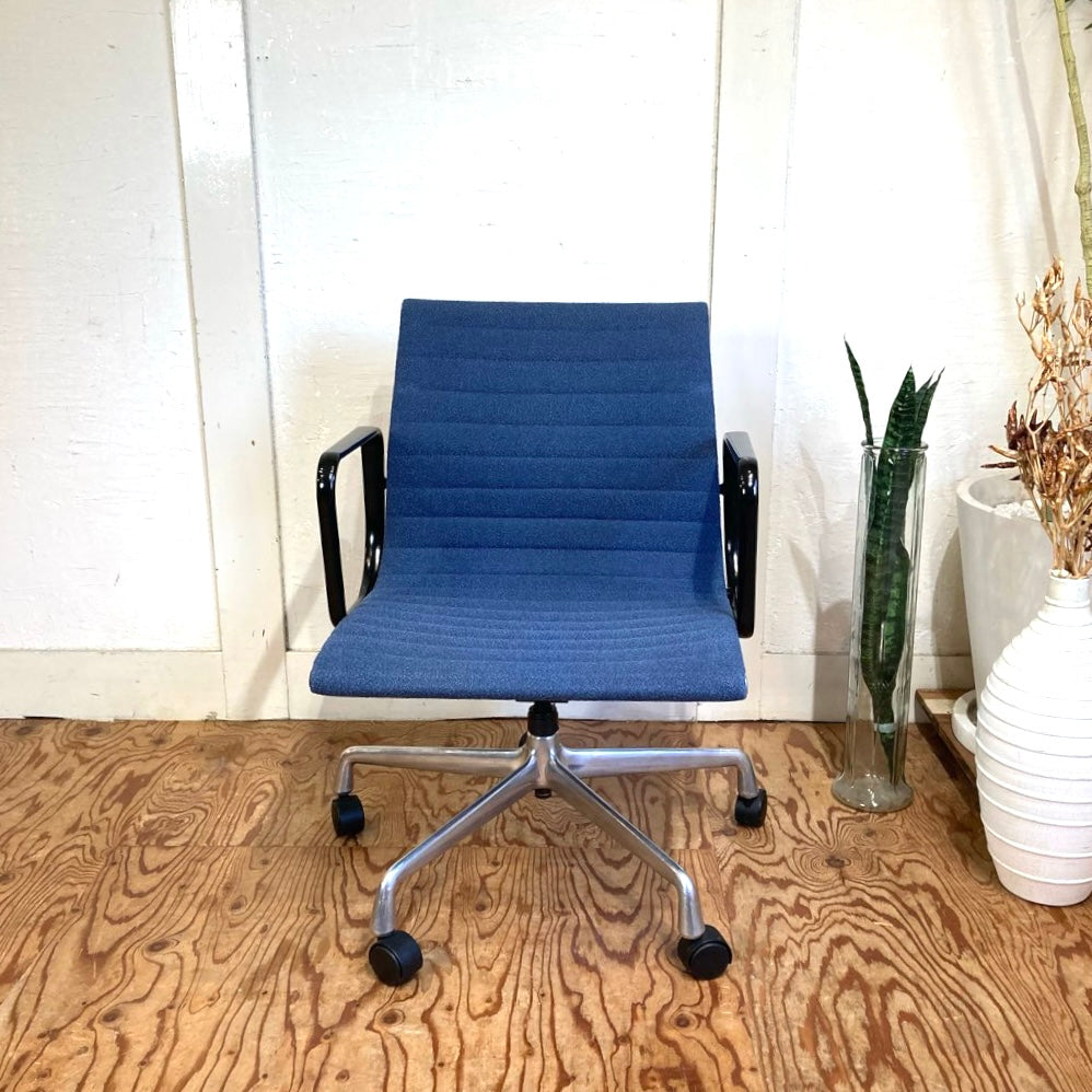 ハーマンミラー / Herman Miller イームズアルミナムグループ マネジメントチェア チャールズ&レイ・イームズ 中古