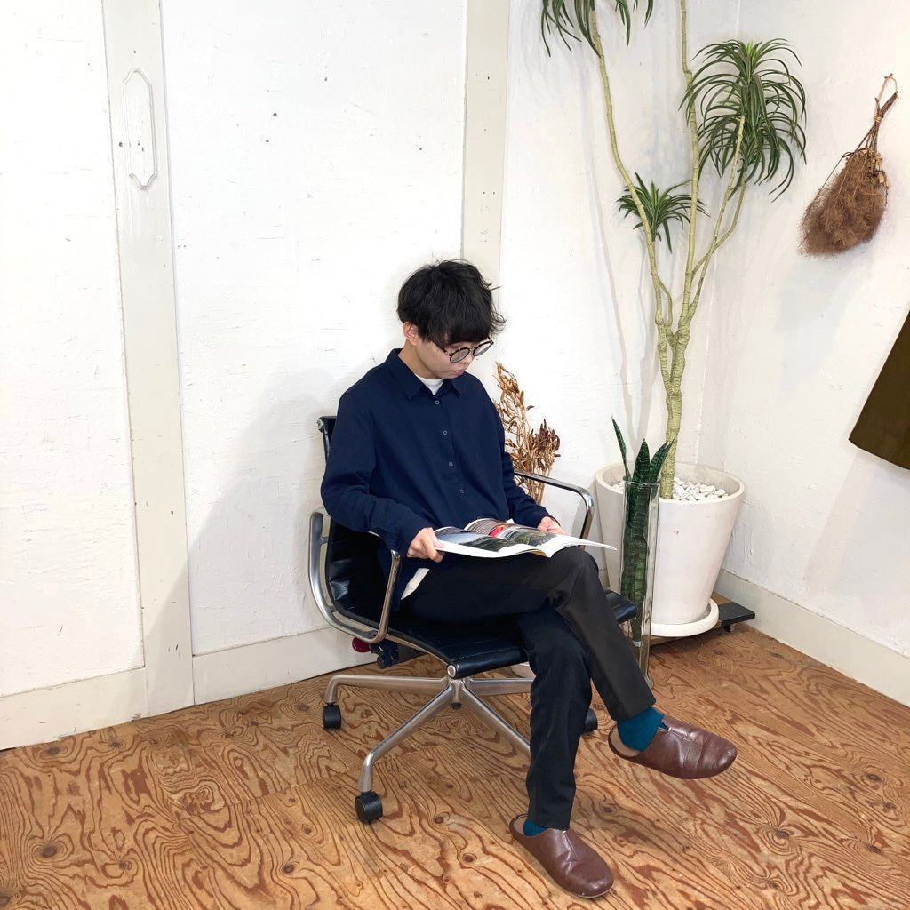 ハーマンミラー / Herman Miller イームズ アルミナムグループ マネジメントチェア ブラック デスクチェア 5本レッグ 中古