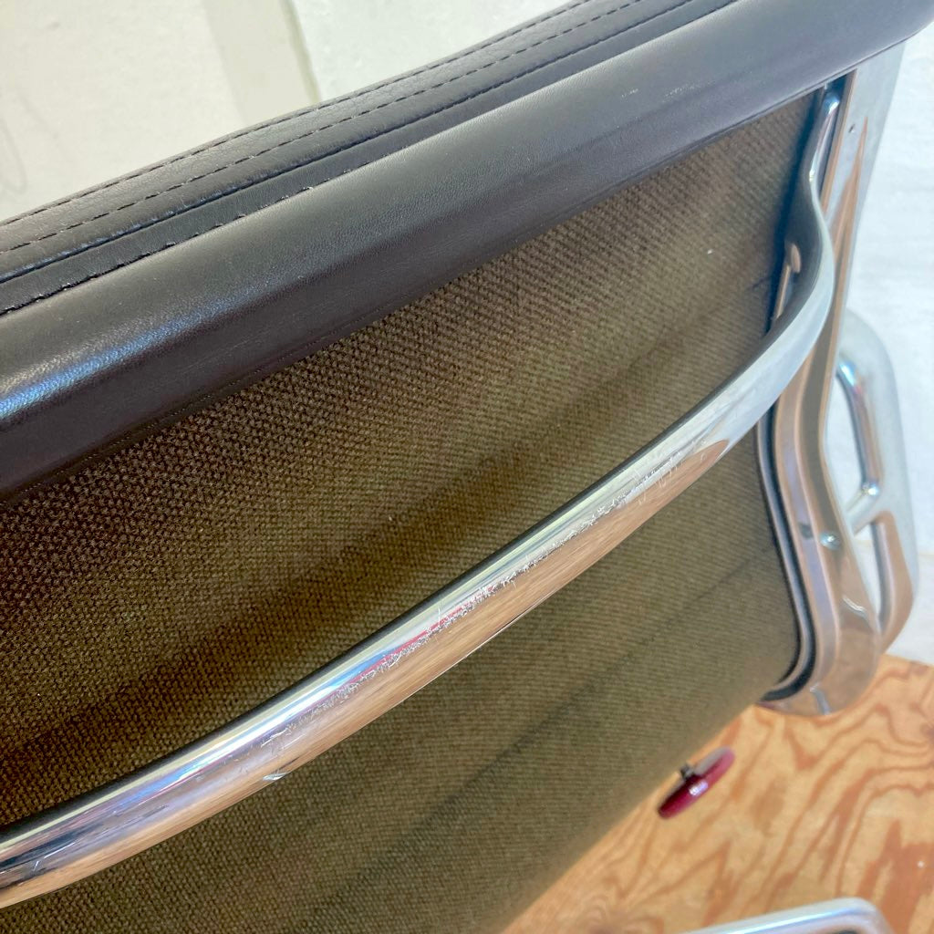 ハーマンミラー / Herman Miller  イームズ ソフトパッドグループ マネジメントチェア ダークブラウン デスクチェア 5本レッグ 中古