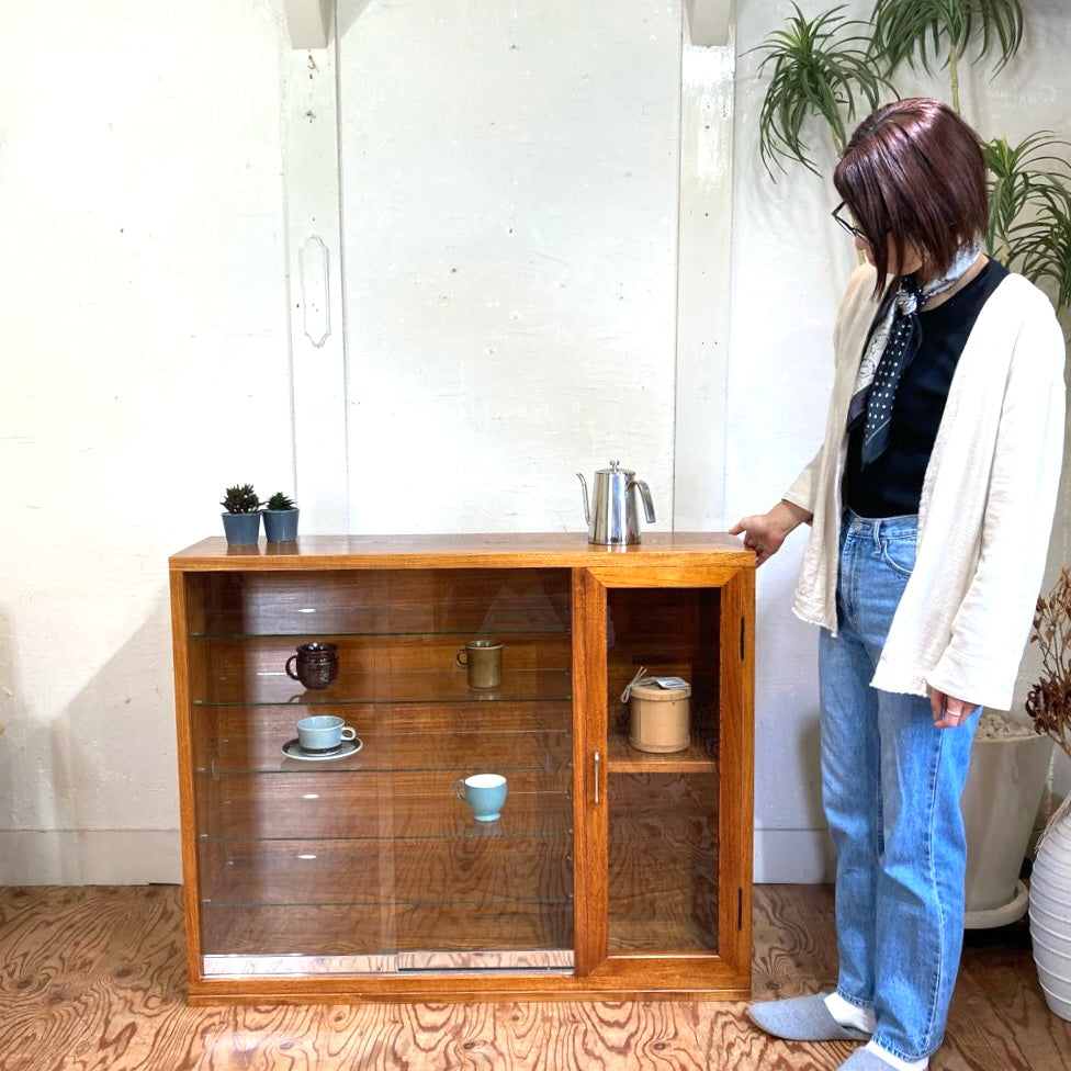 ケヤキ無垢材 ガラスキャビネット【1】飾り棚 食器棚 右側扉 中古