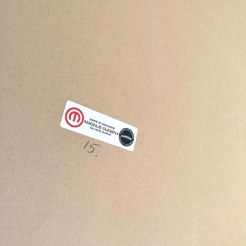 マグナス・オルセン / MAGNUS OLESEN ダイニングテーブル デンマーク 中古