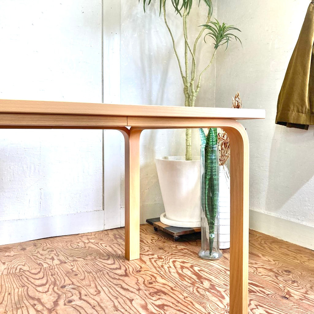 マグナス・オルセン / MAGNUS OLESEN ダイニングテーブル デンマーク 中古