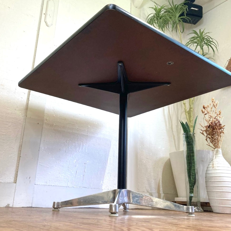 ハーマンミラー / Herman Miller スクエアテーブル コントラクトベース チャールズ&レイ・イームズ 中古